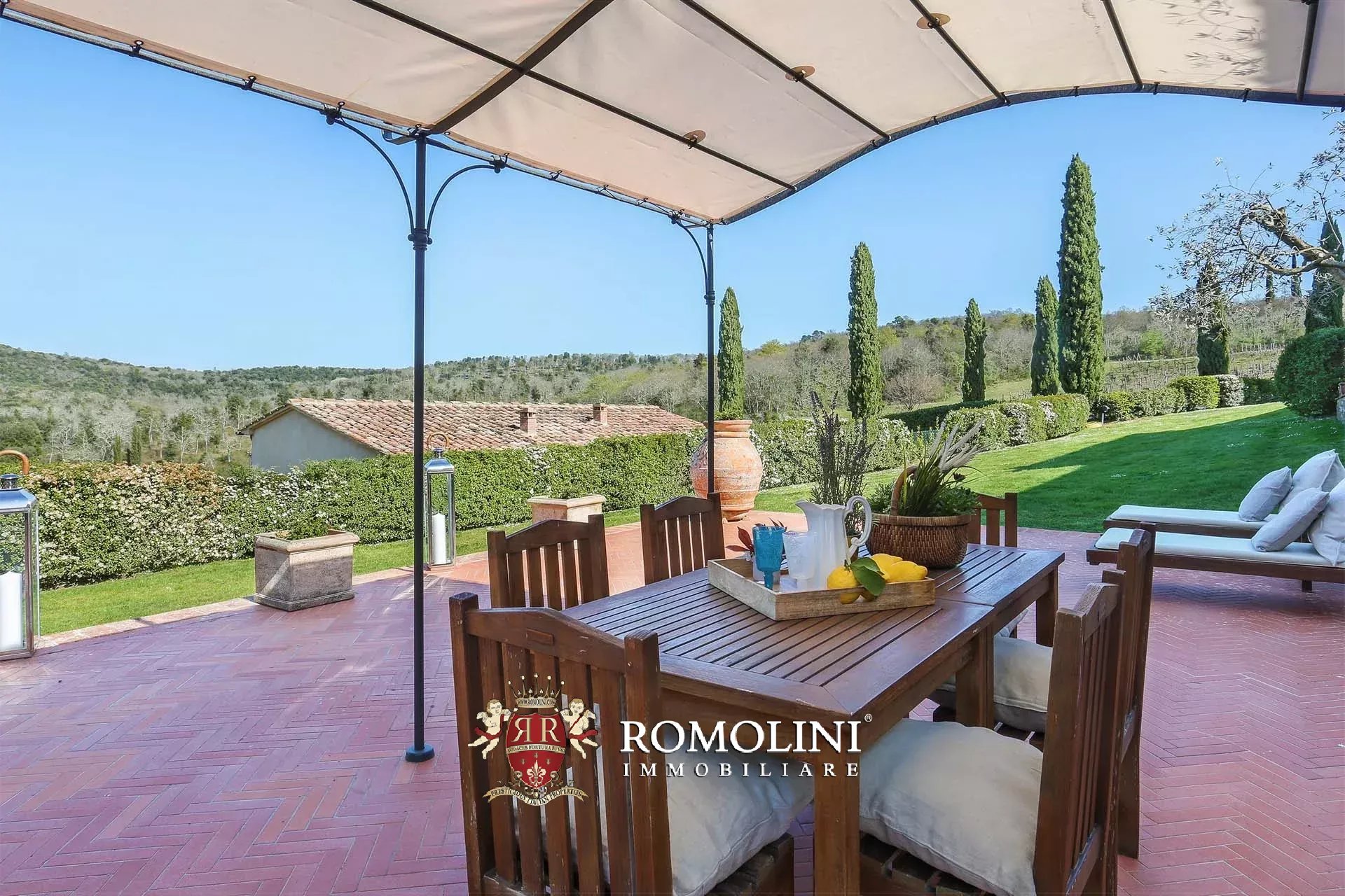 25 Bedroom Vineyard's Image 96