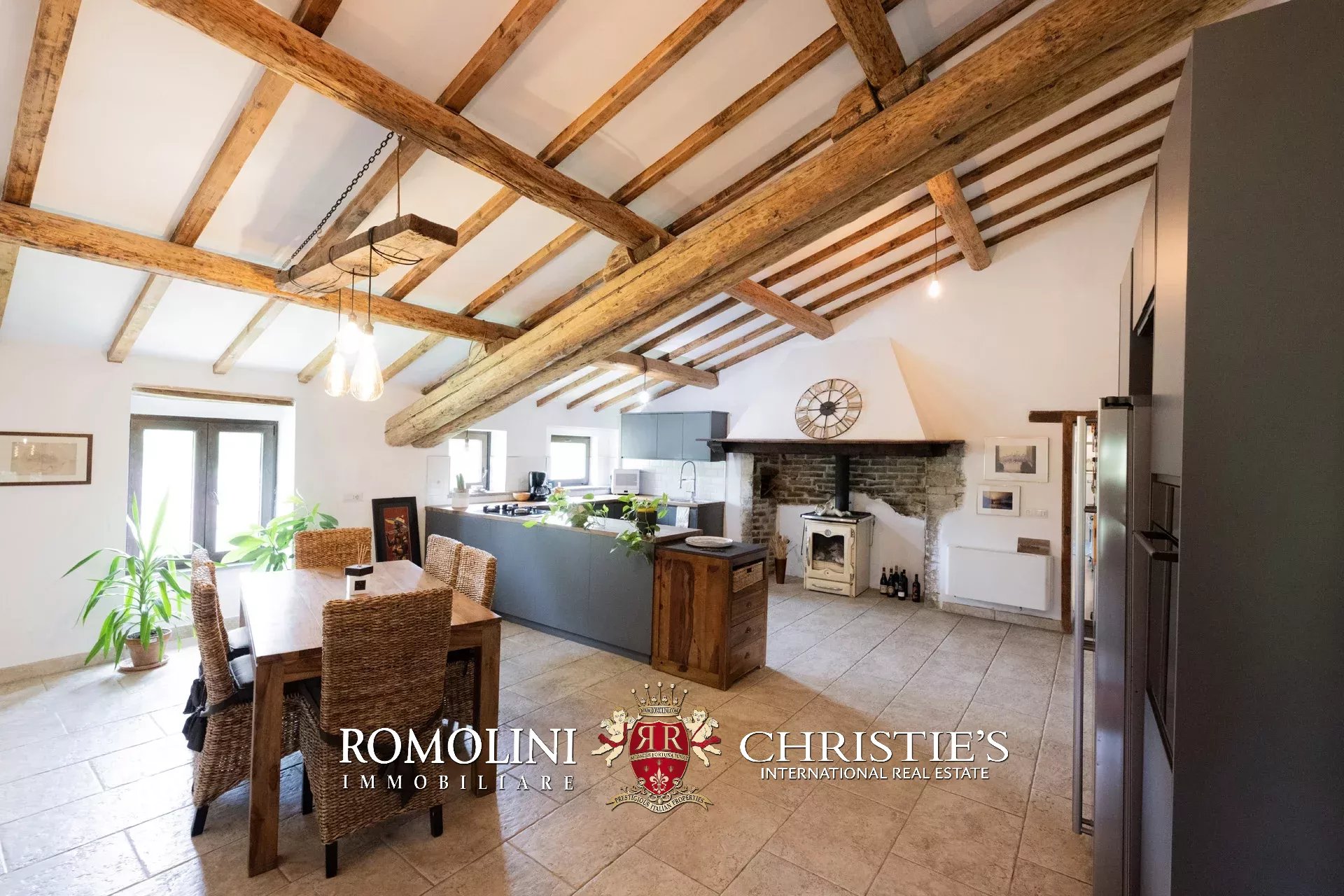 9 Bedroom Villa/Townhouse's Image 34