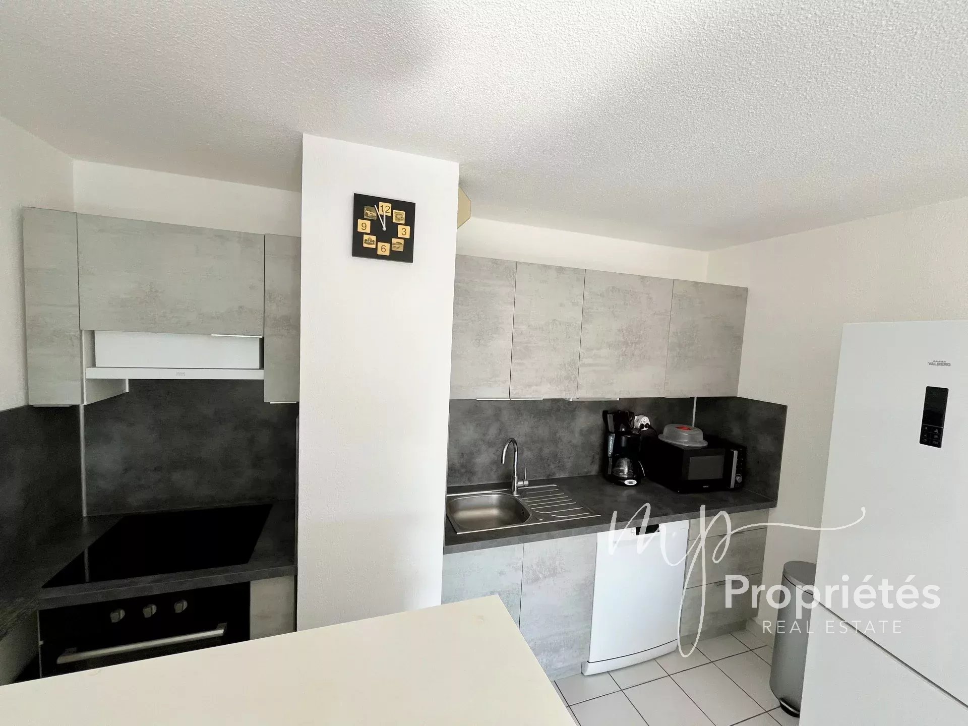 Appartement T3 en Centre-Ville, Résidence Calme avec Piscine et Ascenseur