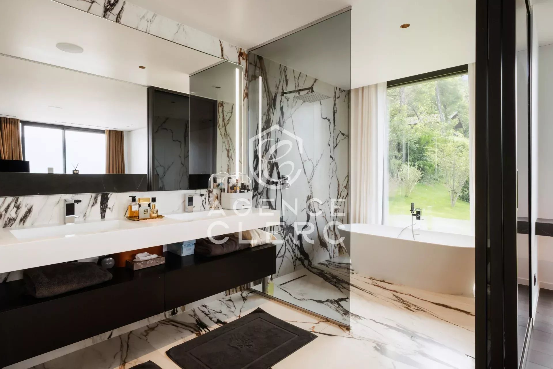 4 Bedroom Villa/Townhouse's Image 37