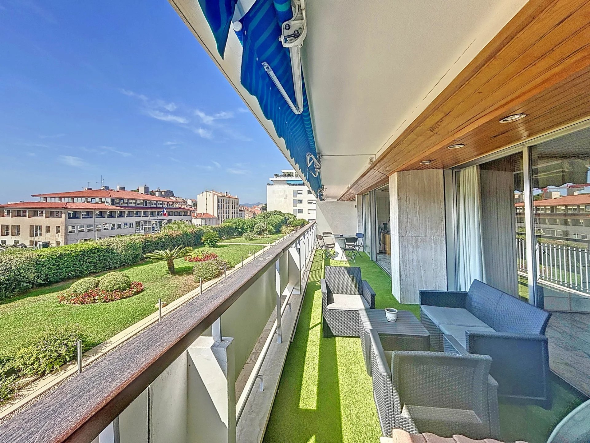 Cannes Centre - Vue mer, îles et Suquet