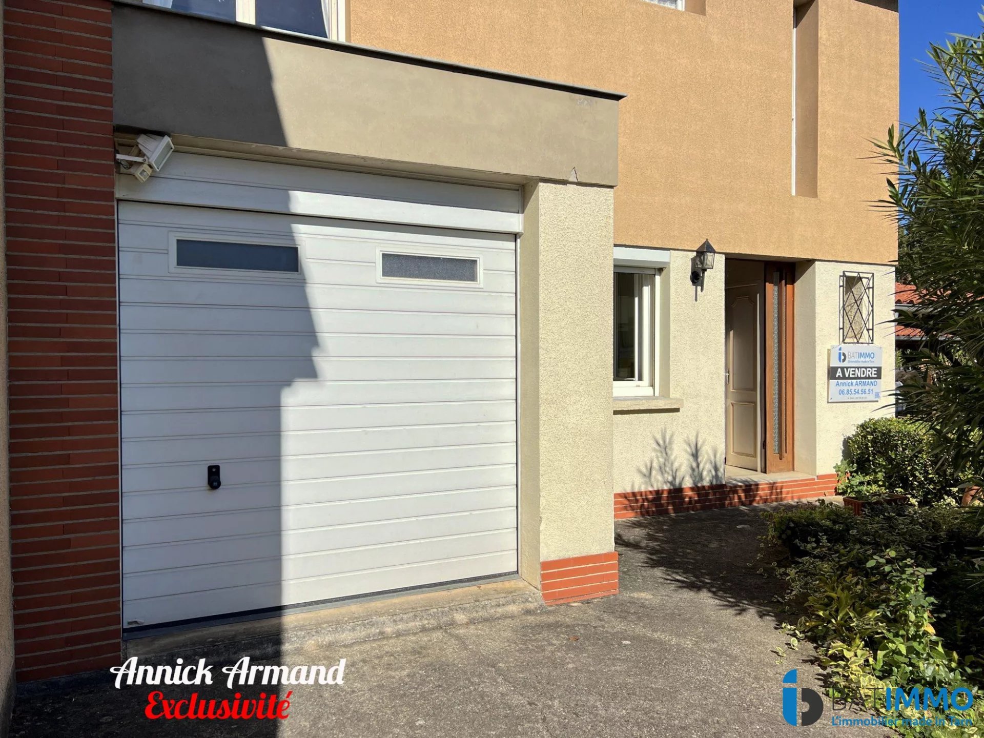 MAISON DE LOTISSEMENT AVEC JARDIN ET GARAGE