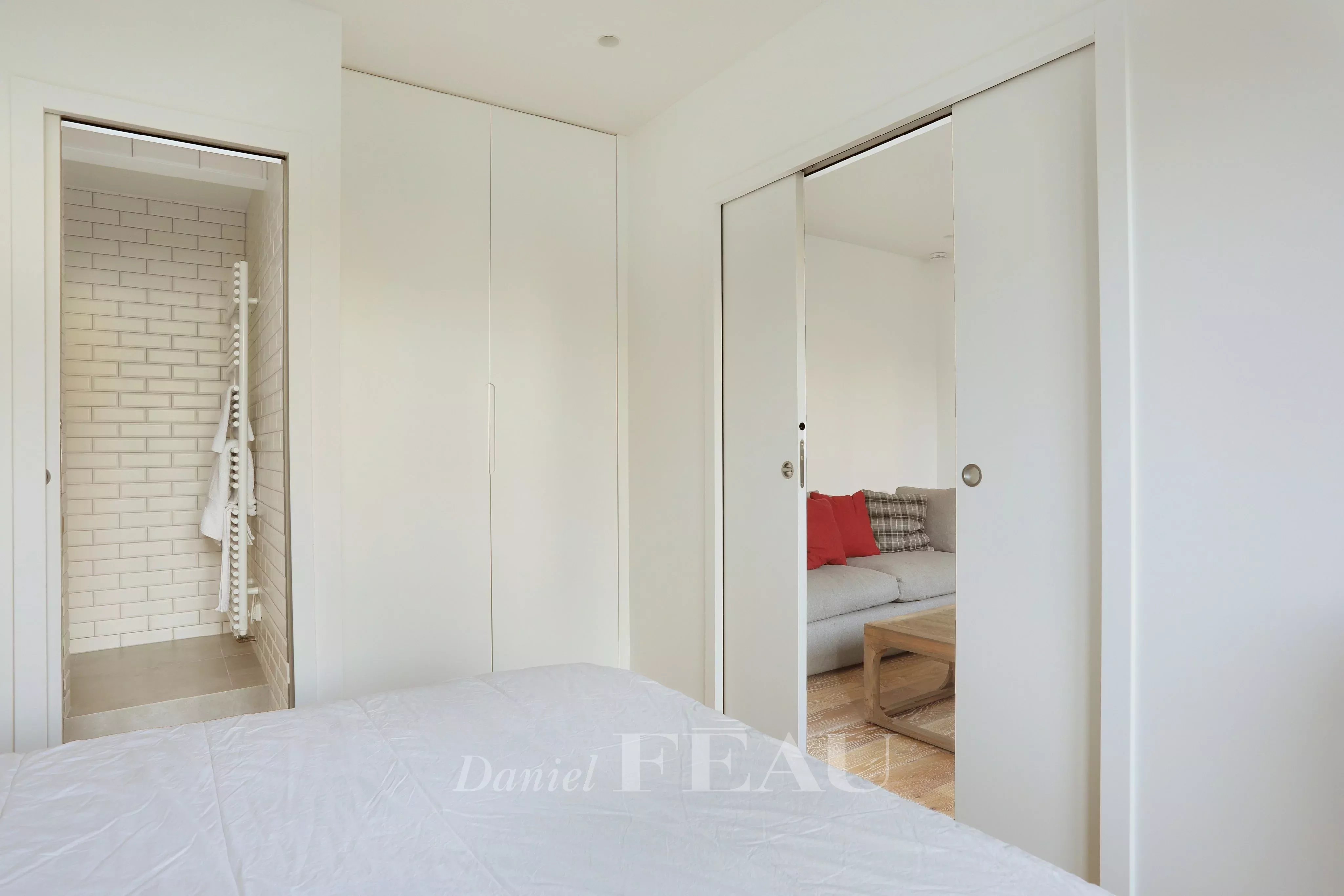 Chambre avec salle de douche
