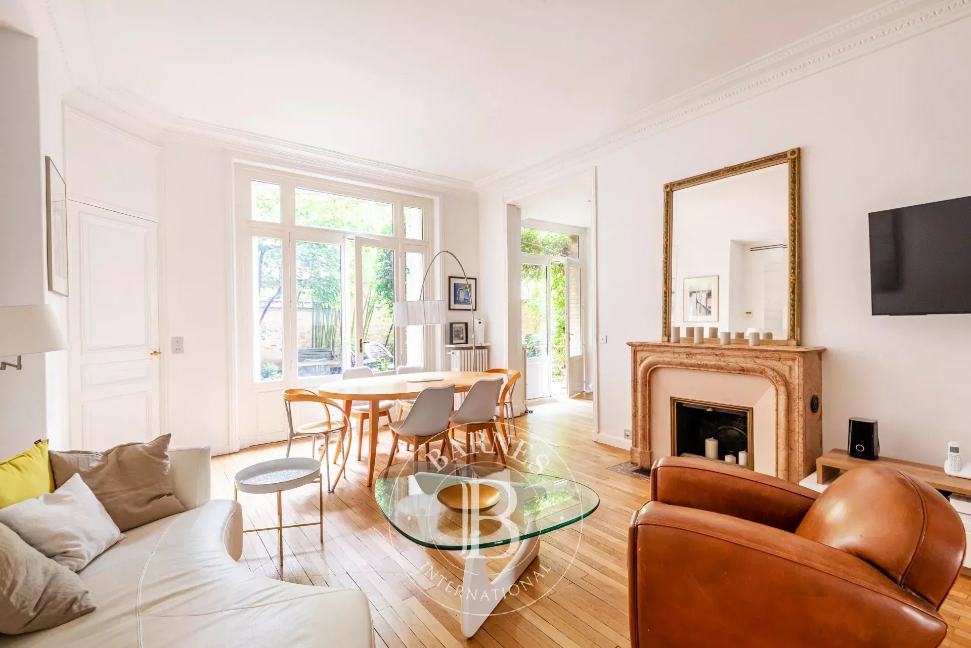PARIS 16TH / LA MUETTE NORTH - 4-BEDROOM APARTMENT WITH A GARDEN