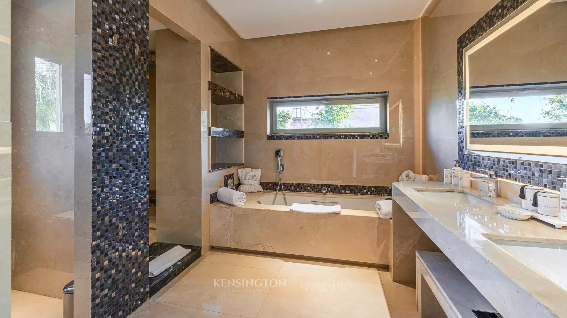 6 Bedroom Villa/Townhouse's Image 56