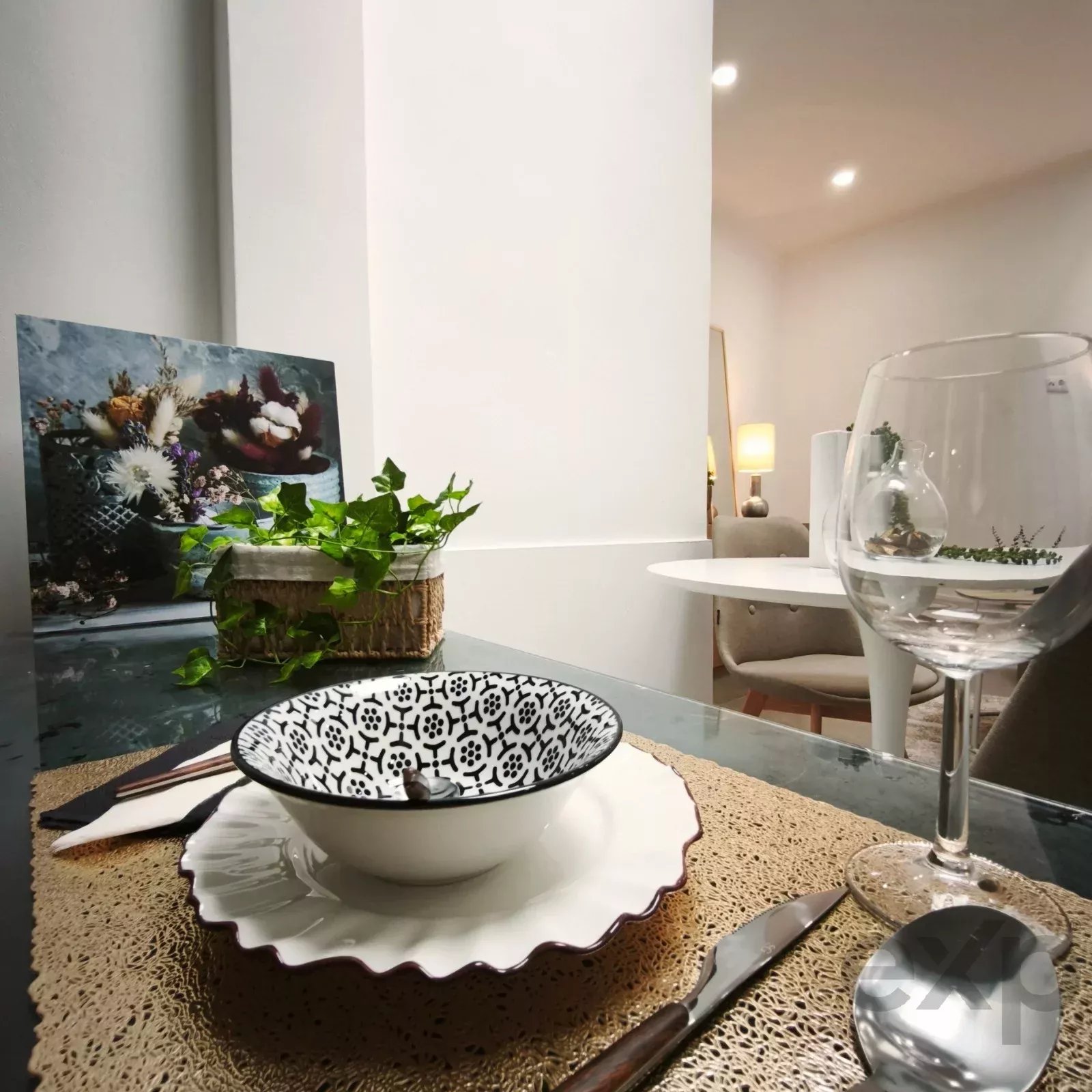 Fully Renovated 3-Bedroom Apartment with En-Suite and Walk-In Closet in Penha de França 87177065 image 1
