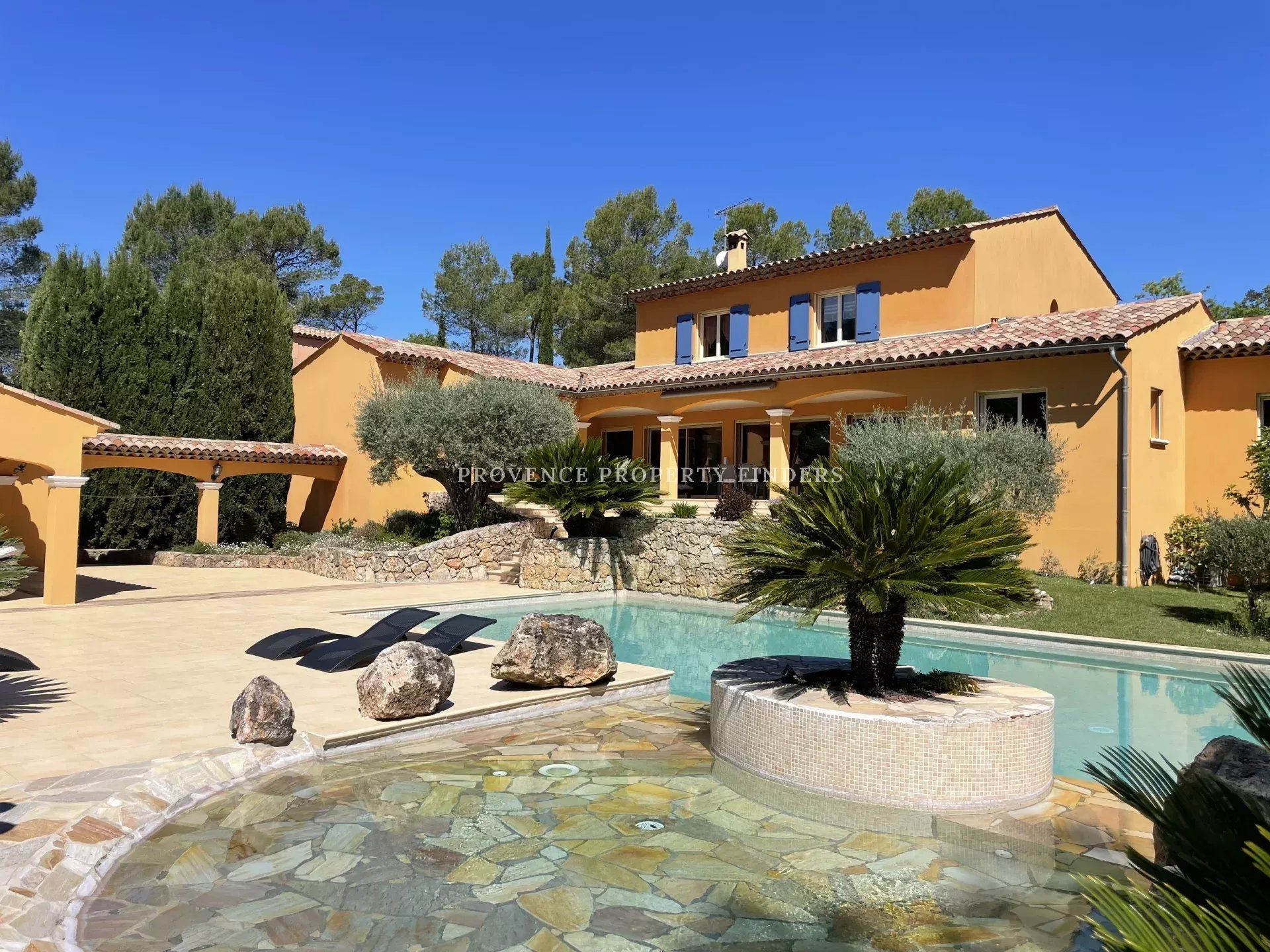 Agence immobilière de 