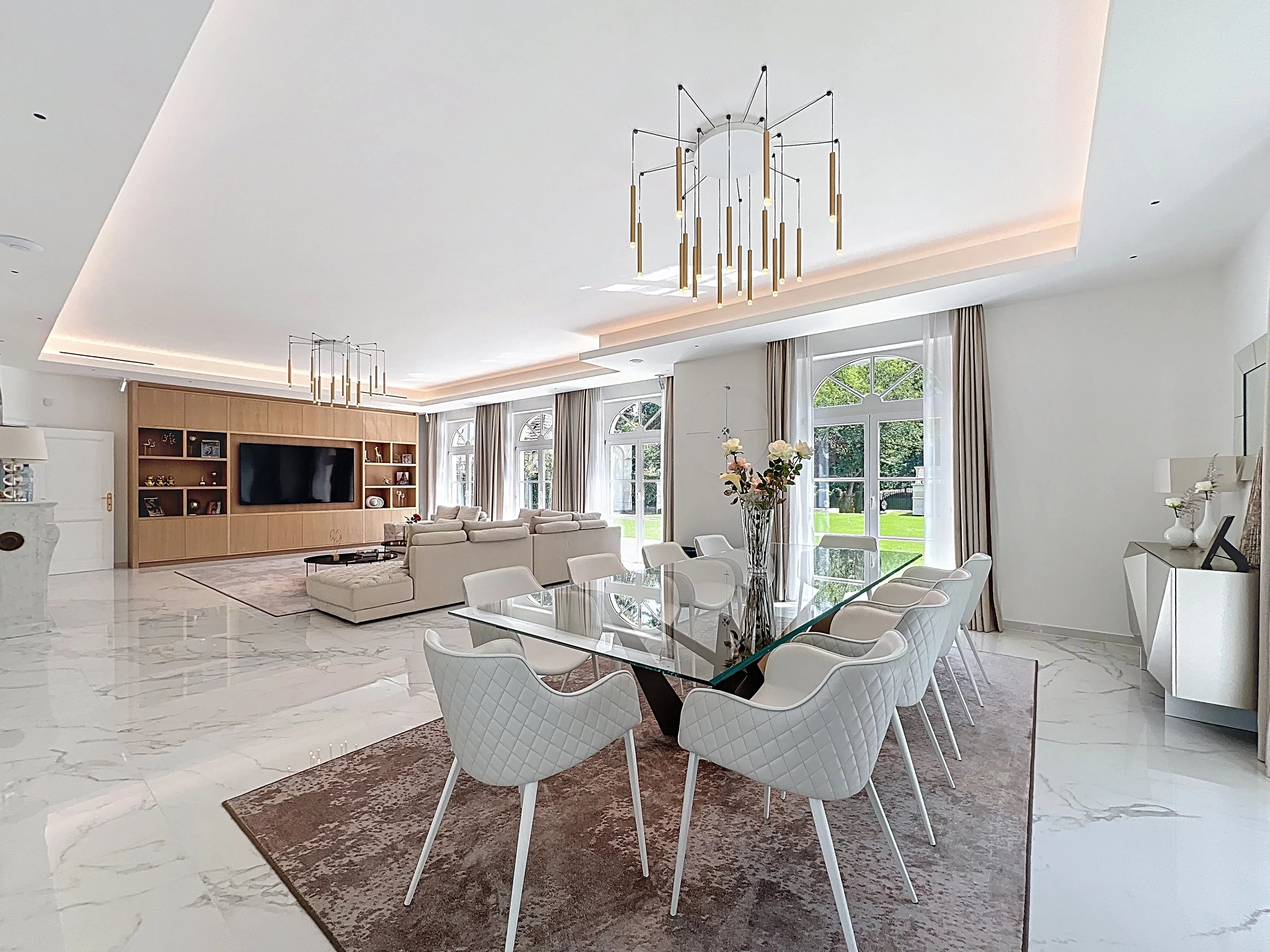 Prachtig huis in zijn groene omhulsel
