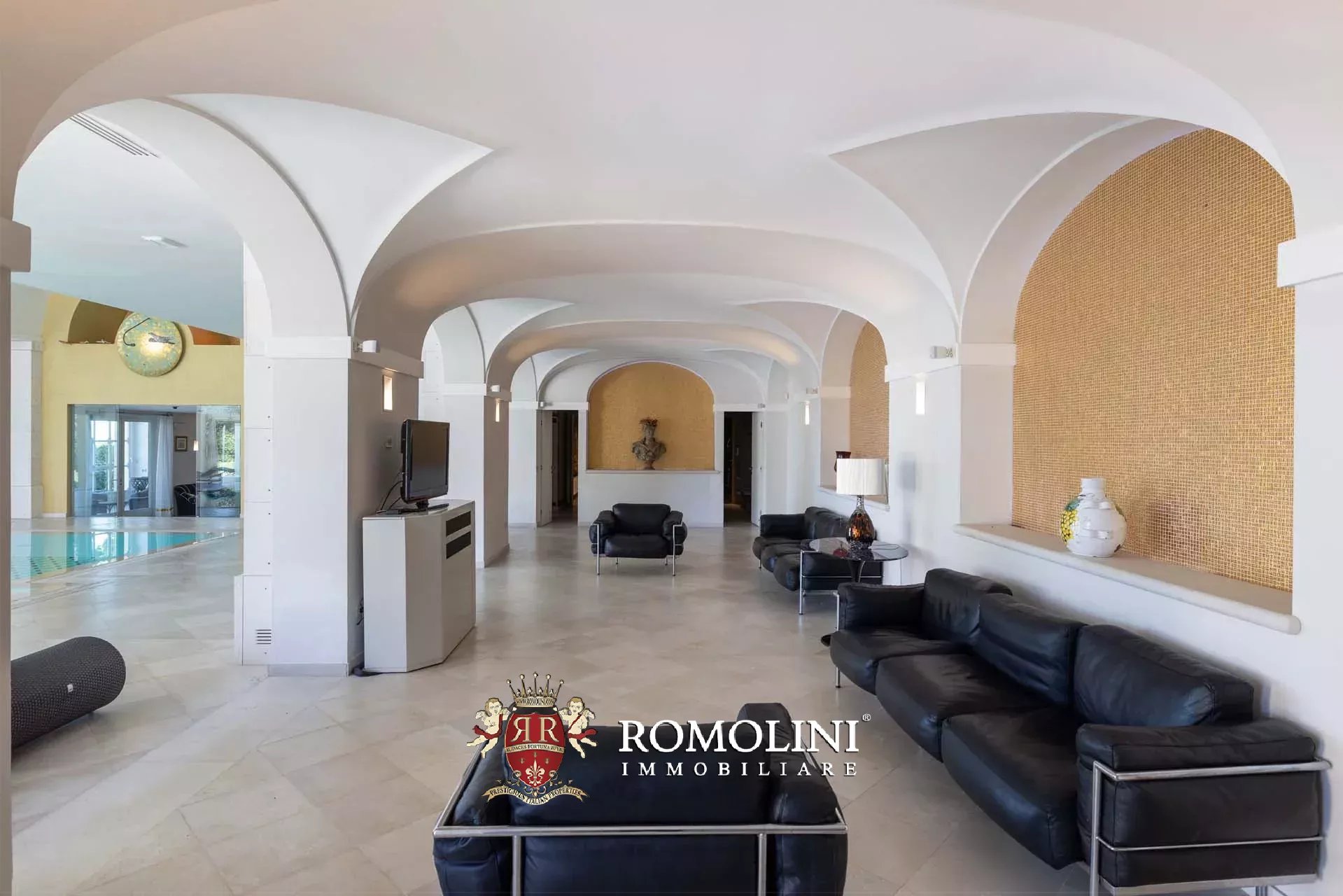 12 Bedroom Villa/Townhouse's Image 33