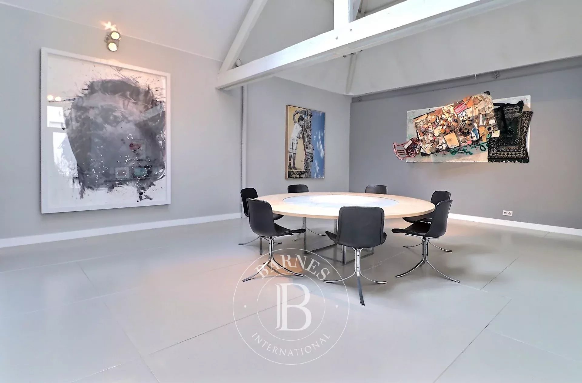 Châtelain - Town house of +/- 450m2 with 6bed + swimming pool