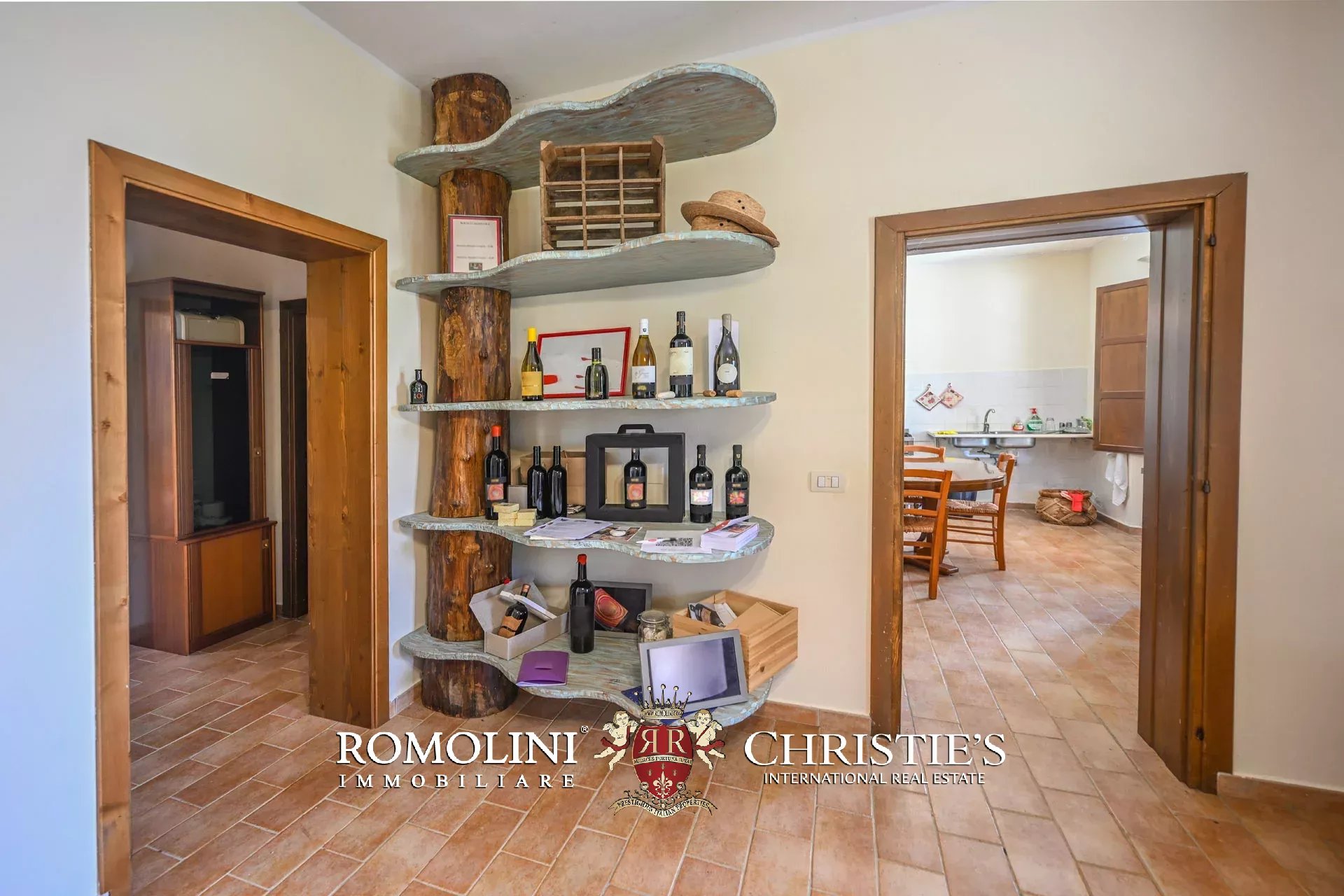 4 Bedroom Vineyard's Image 17