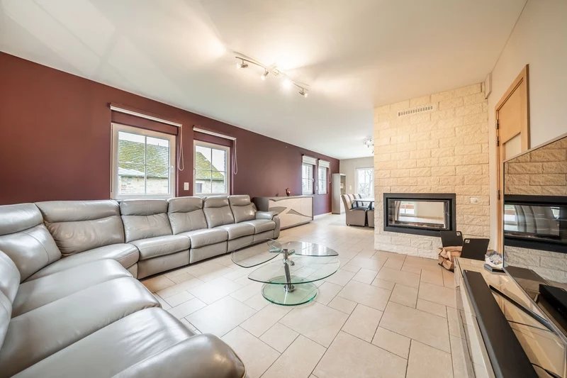 Sale House Ferrières