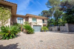 Prestigious Villa for Sale in Les Parcs de Saint-Tropez | Estate — photo 3 of 6