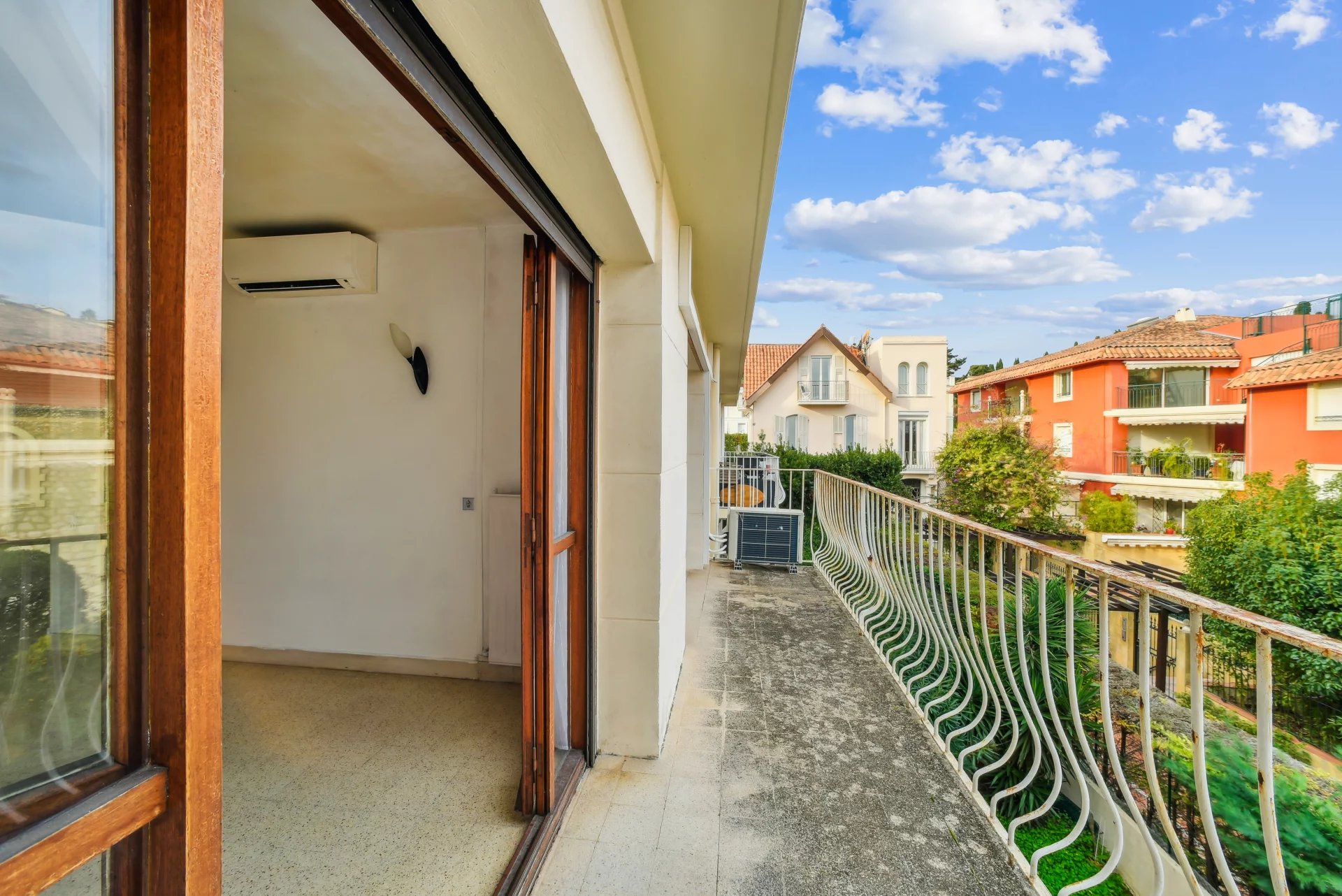 Apt for sale with panoramic sea view