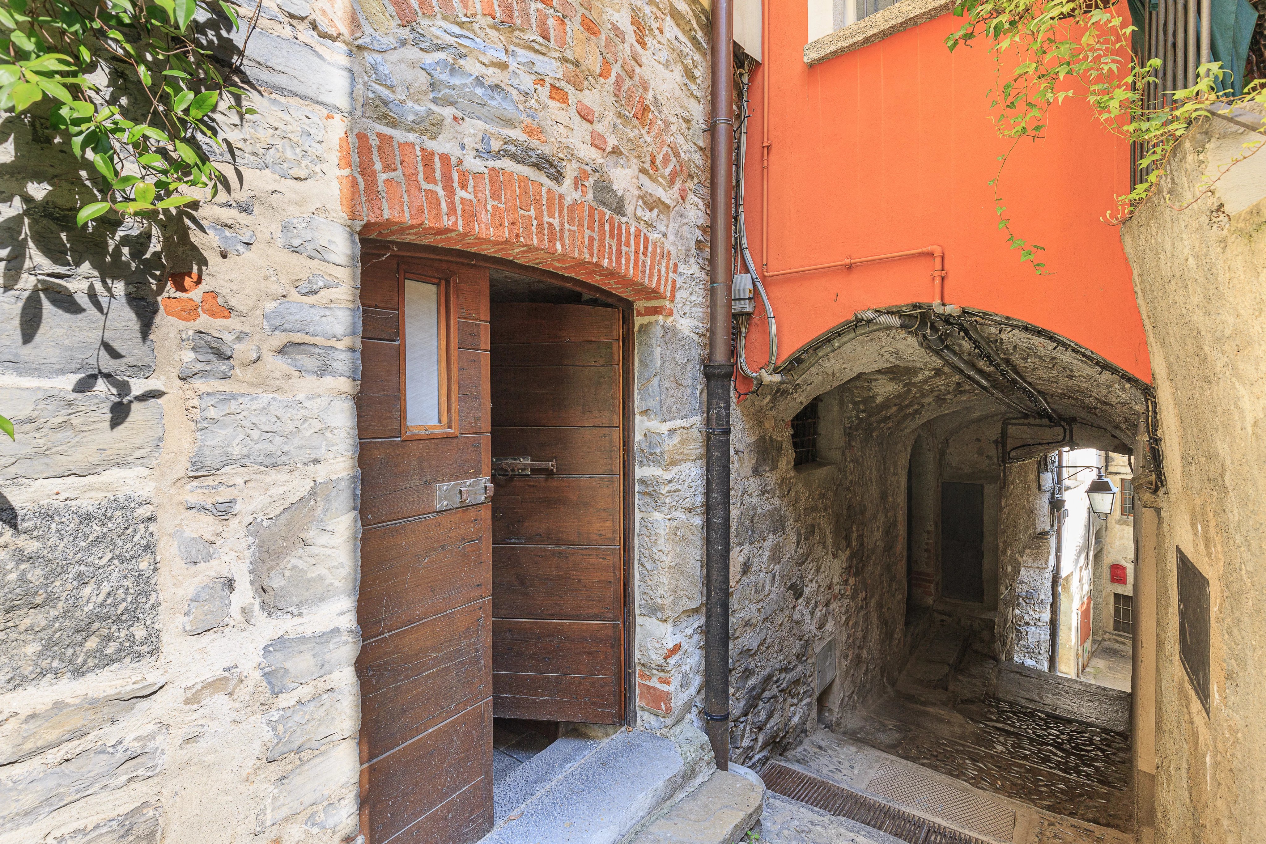 Rustic house in the historic center of Brienno - picture 19