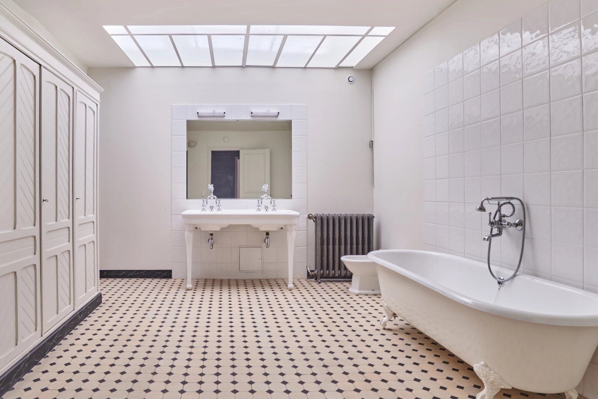 8 Bedroom Villa/Townhouse's Image 19