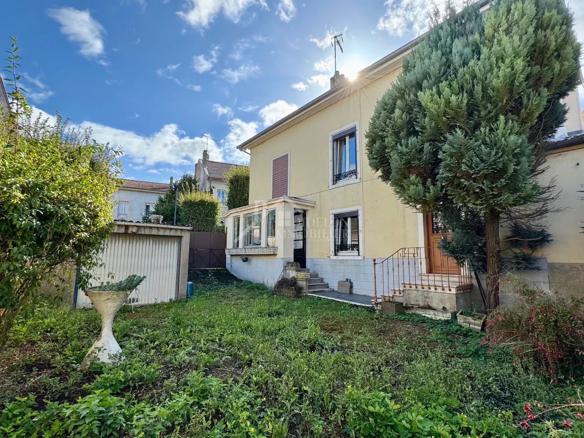 Agence immobilière de 