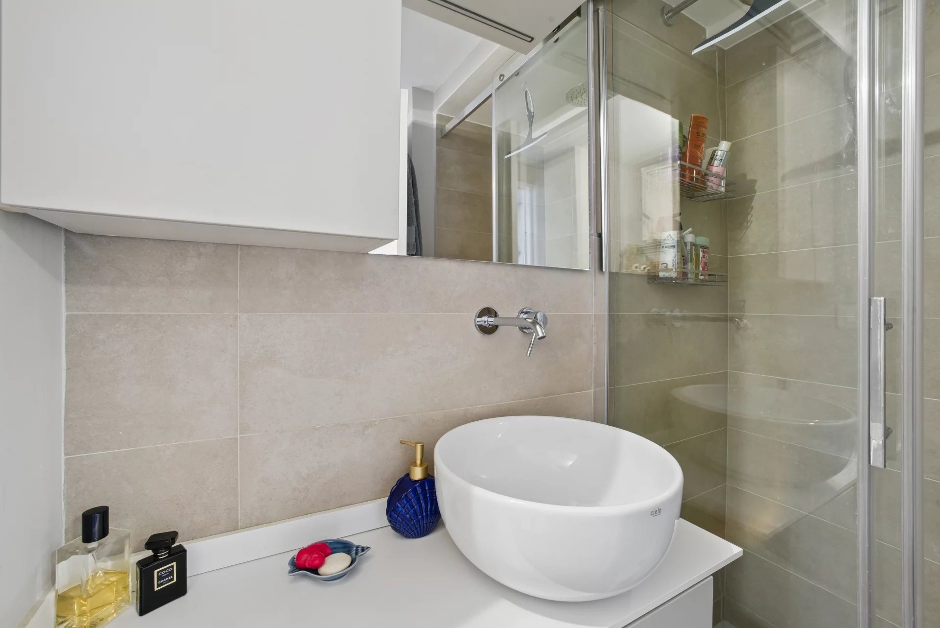 Elégant appartement avec vue mer panoramique