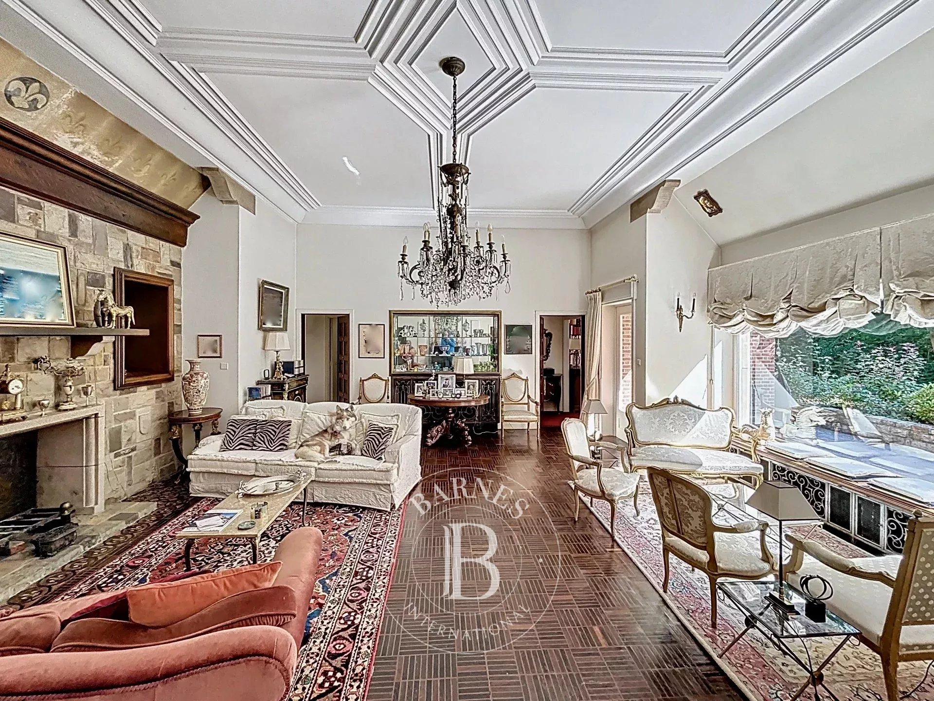 Uccle - Prince dOrange - Villa on 19.20 ares - 5 bedrooms - about 400 m² - in the heart of the village of Uccle