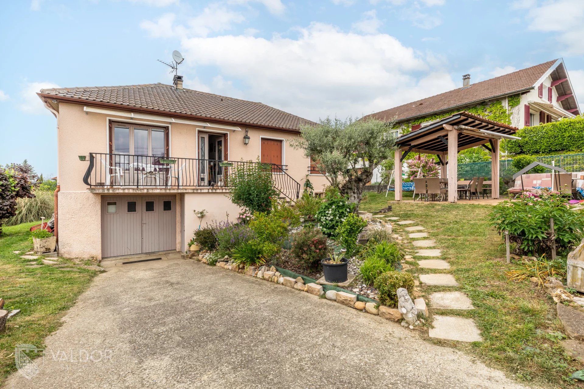 Maison individuelle terrain de 746 m² Secteur Les Marendiers