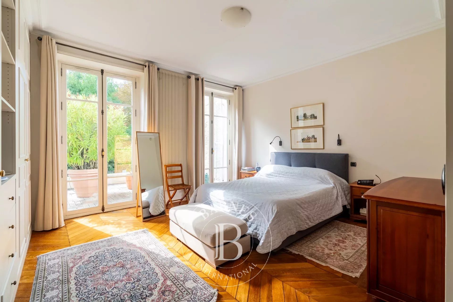 Paris 16 - Private lane - Townhouse with garden - 5 bedrooms - picture 7 title=