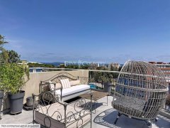 2-Bedroom Apartment in Mandelieu — photo 3 of 7