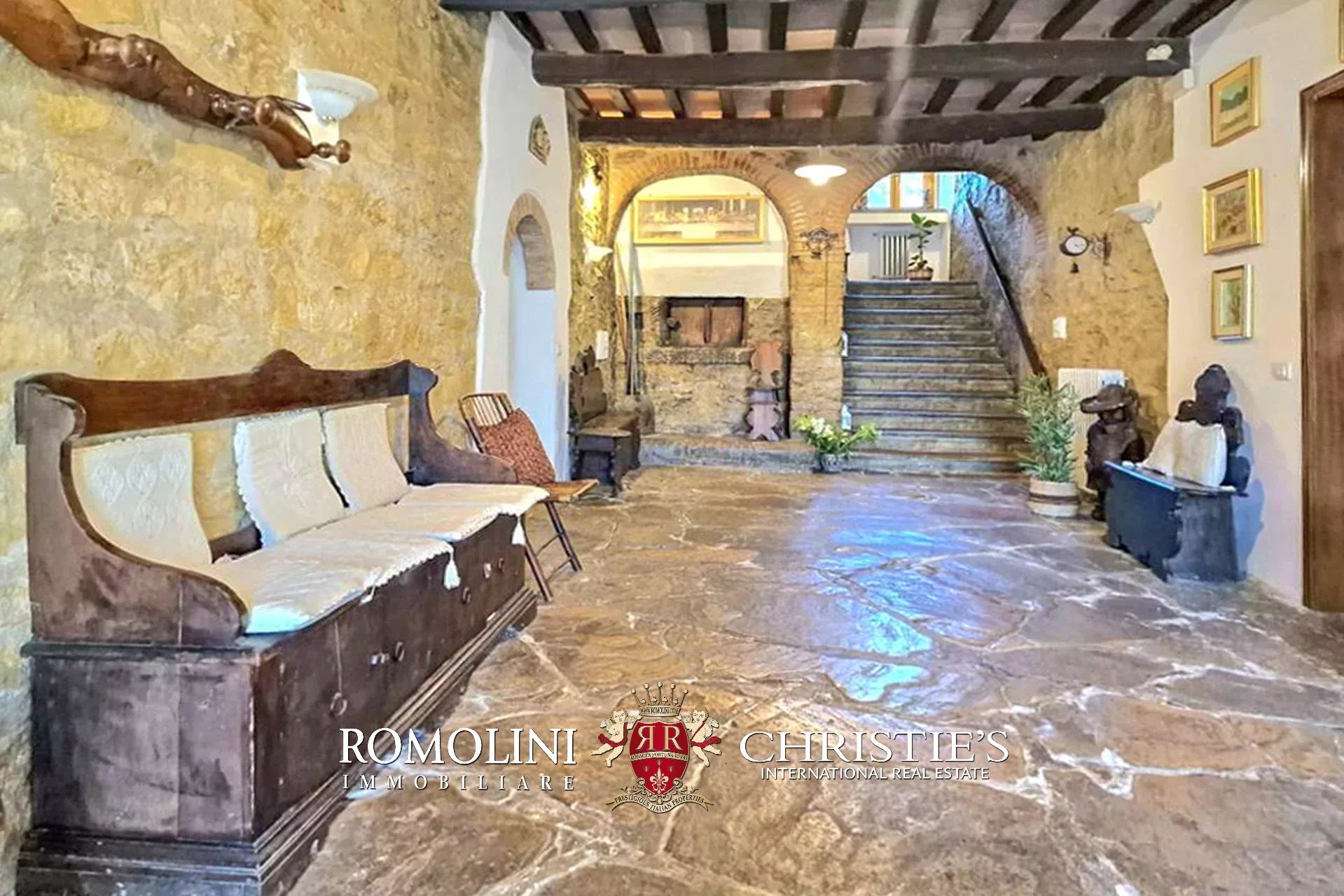11 Bedroom Villa/Townhouse's Image 7