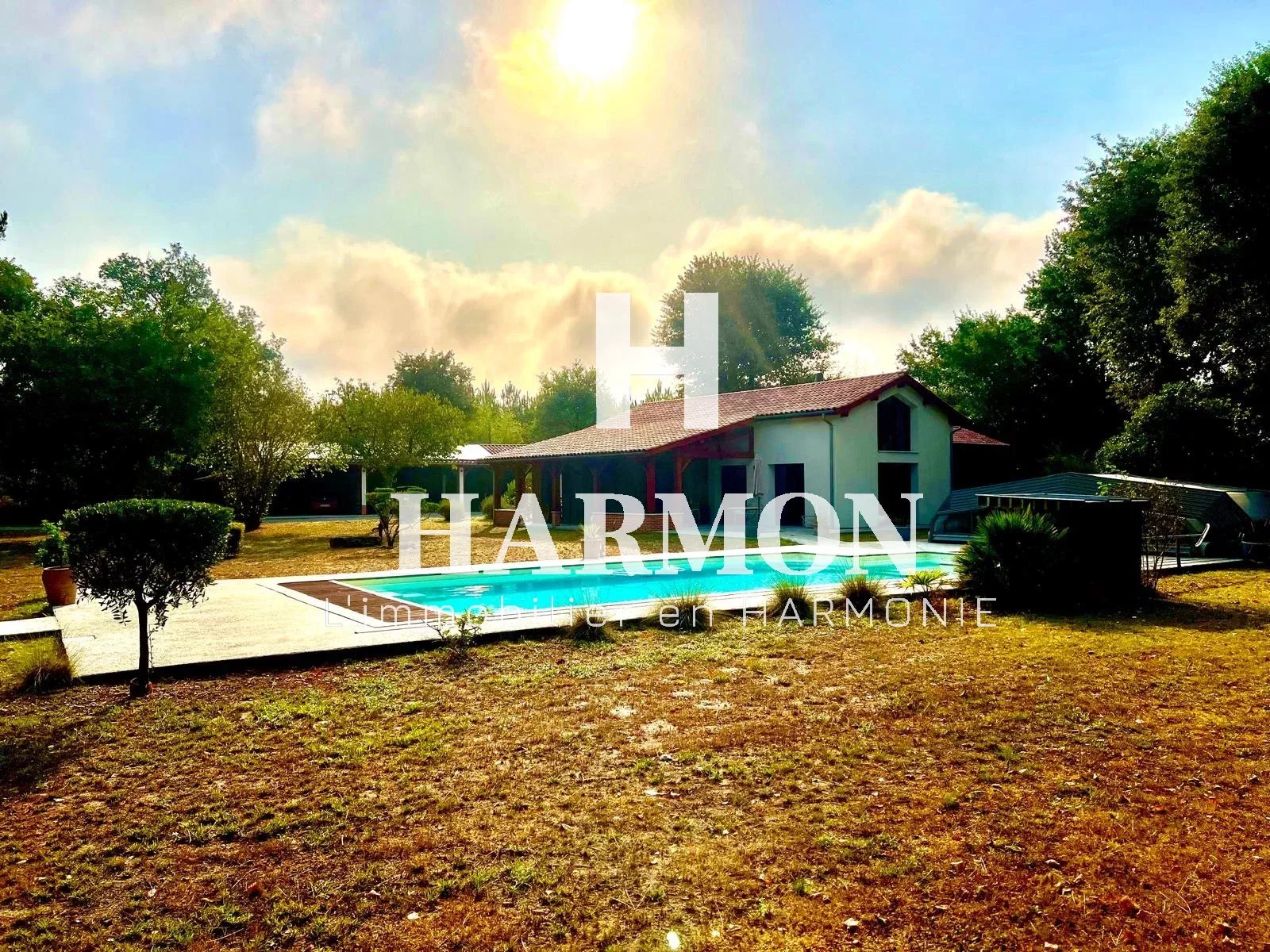 Harmon à vendre : Exceptional house in Sanguinet with swimming pool and Jacuzzi