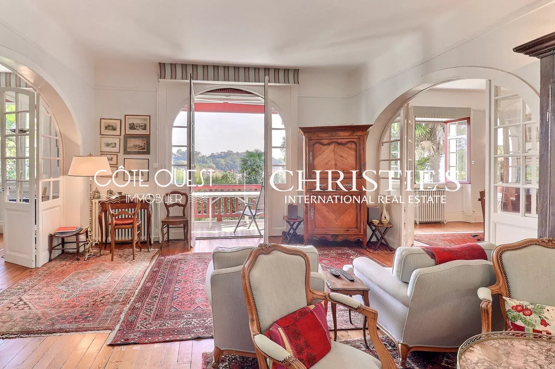 4 Bedroom Villa/Townhouse's Image 4