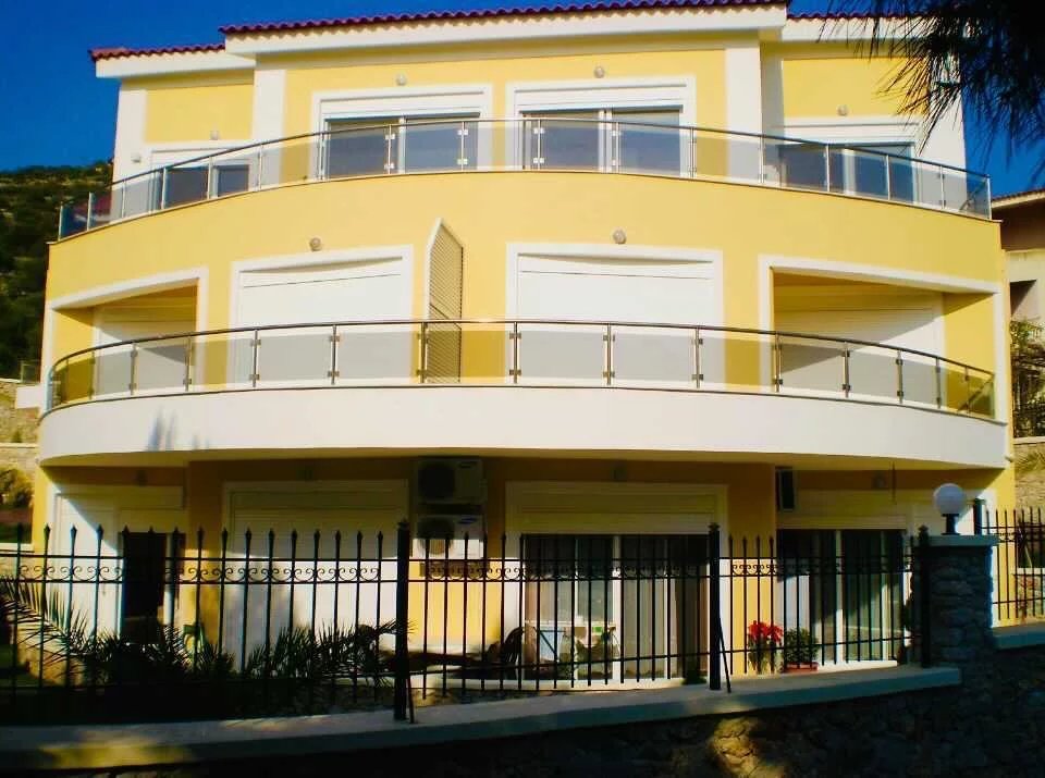 Greece - Marathon - For sale - House composed of 5 apartments - Ideal Investor