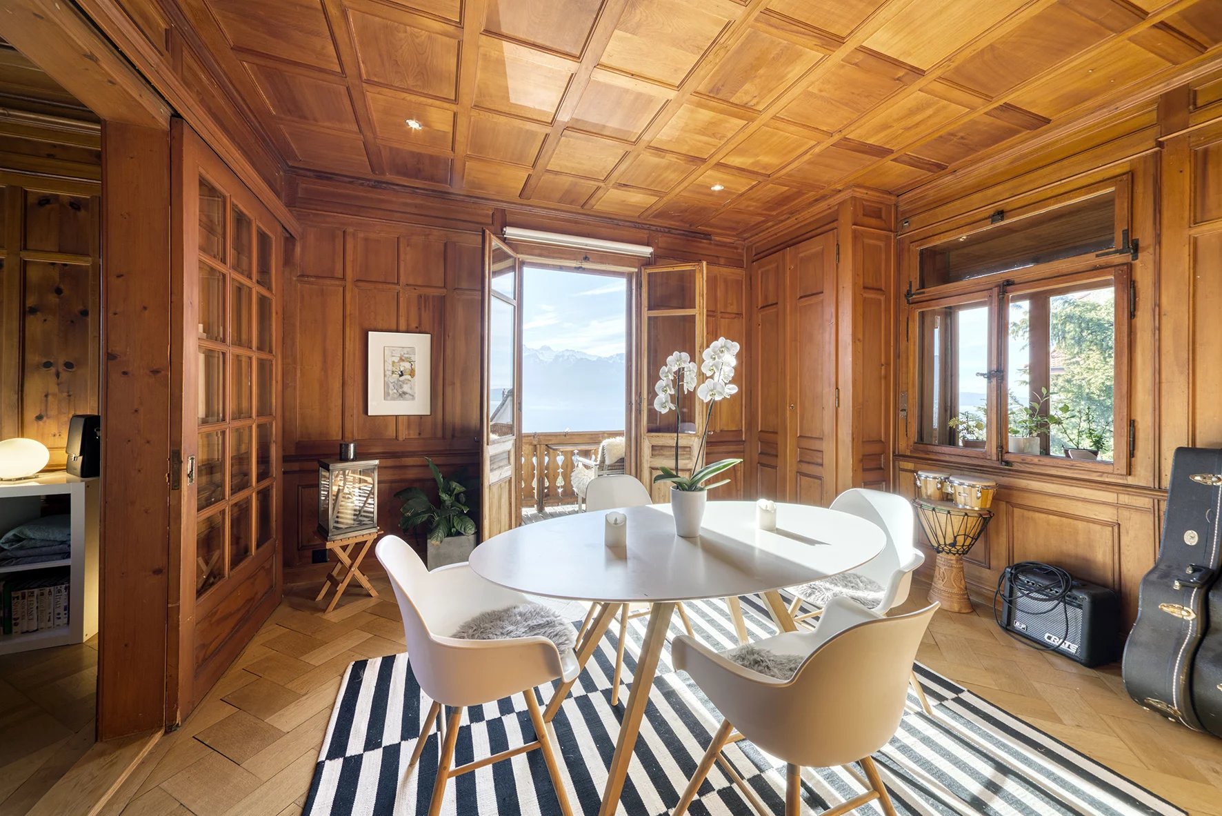Chardonne : Splendide Chalet rénovée avec annexe habitable, vue spectaculaire!