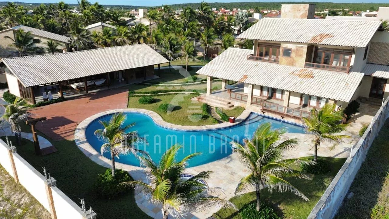 Magnificent waterfront beach house in aguas belas