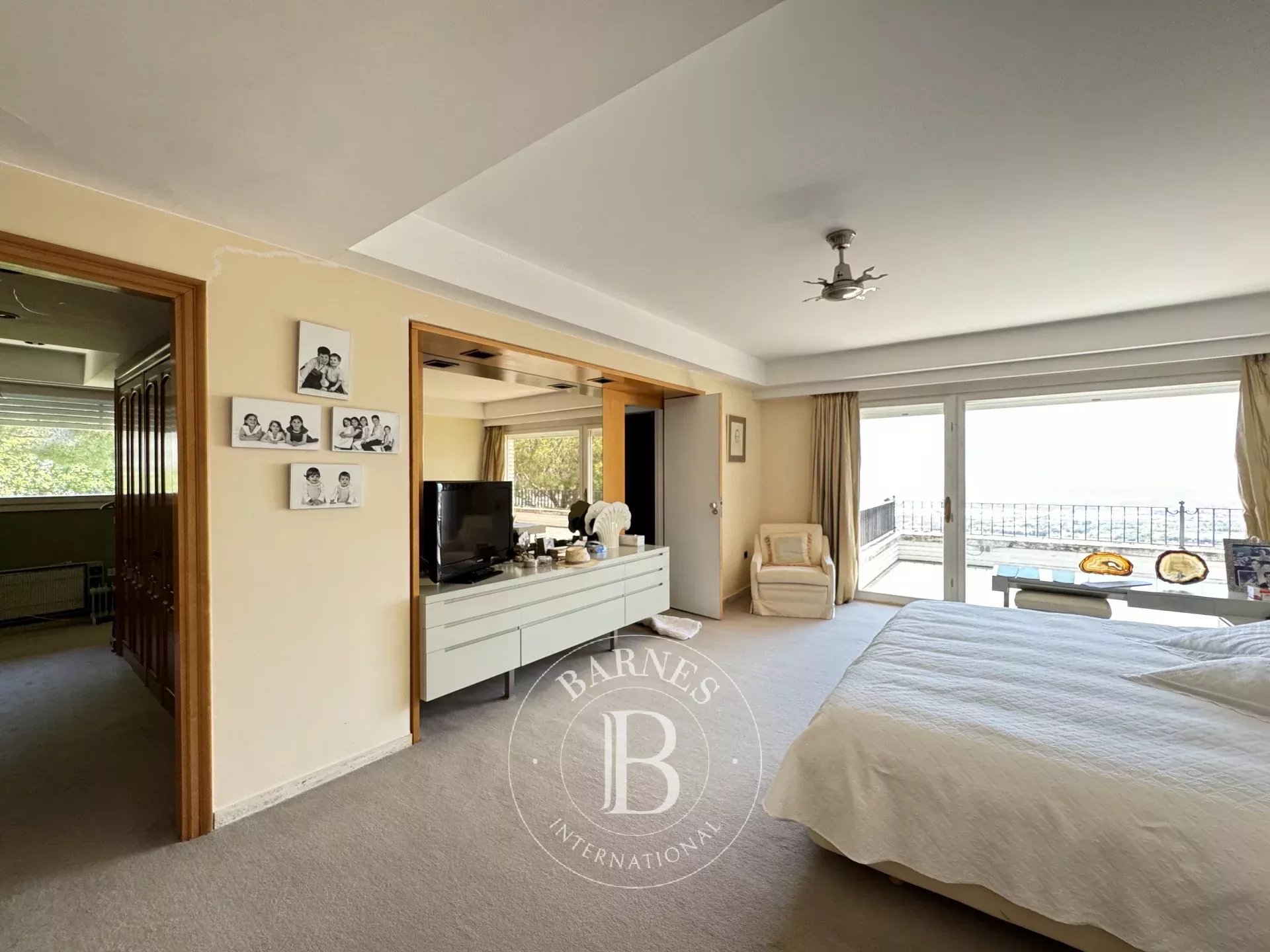 Ev Cabrils - picture 20