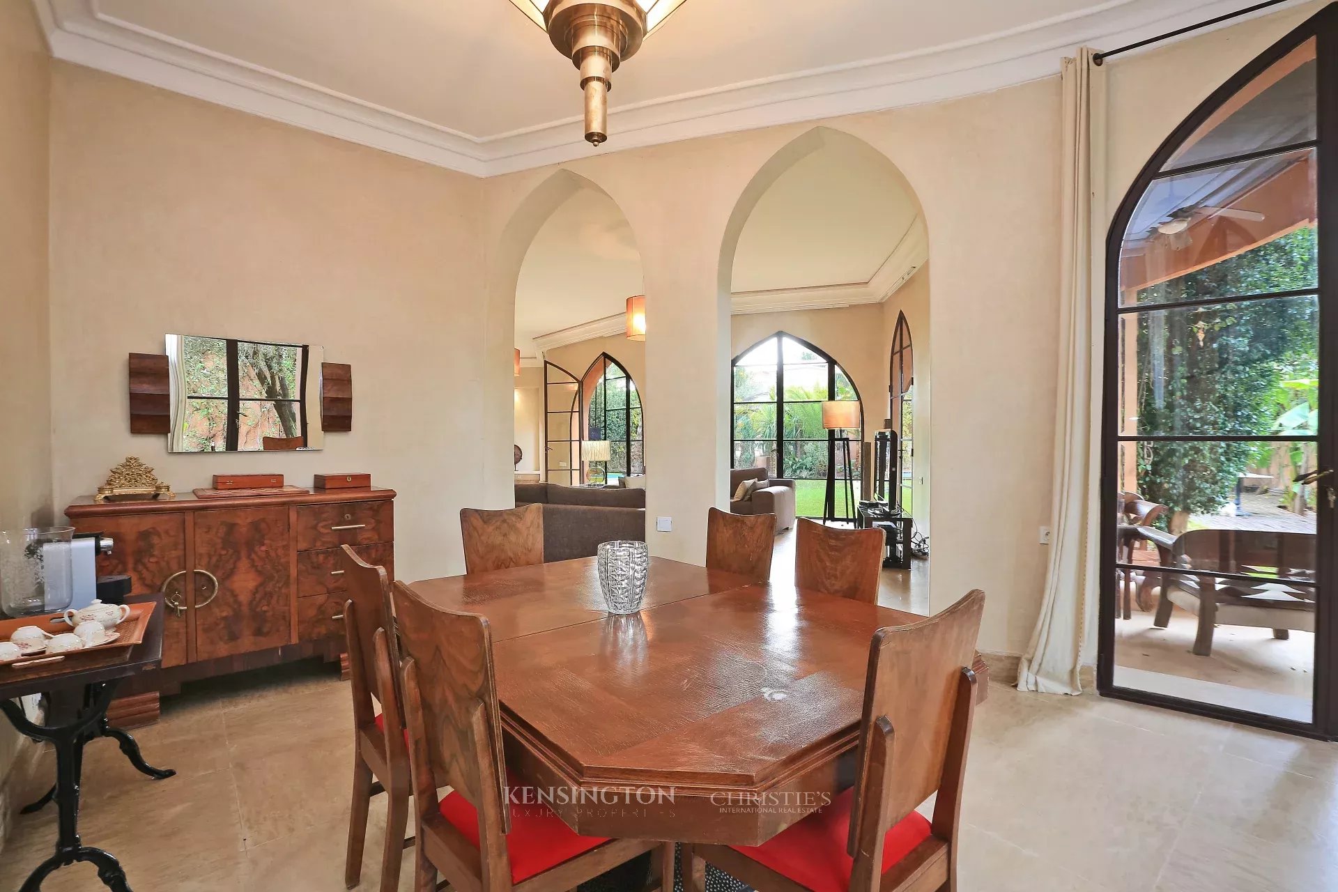 6 Bedroom Villa/Townhouse's Image 9