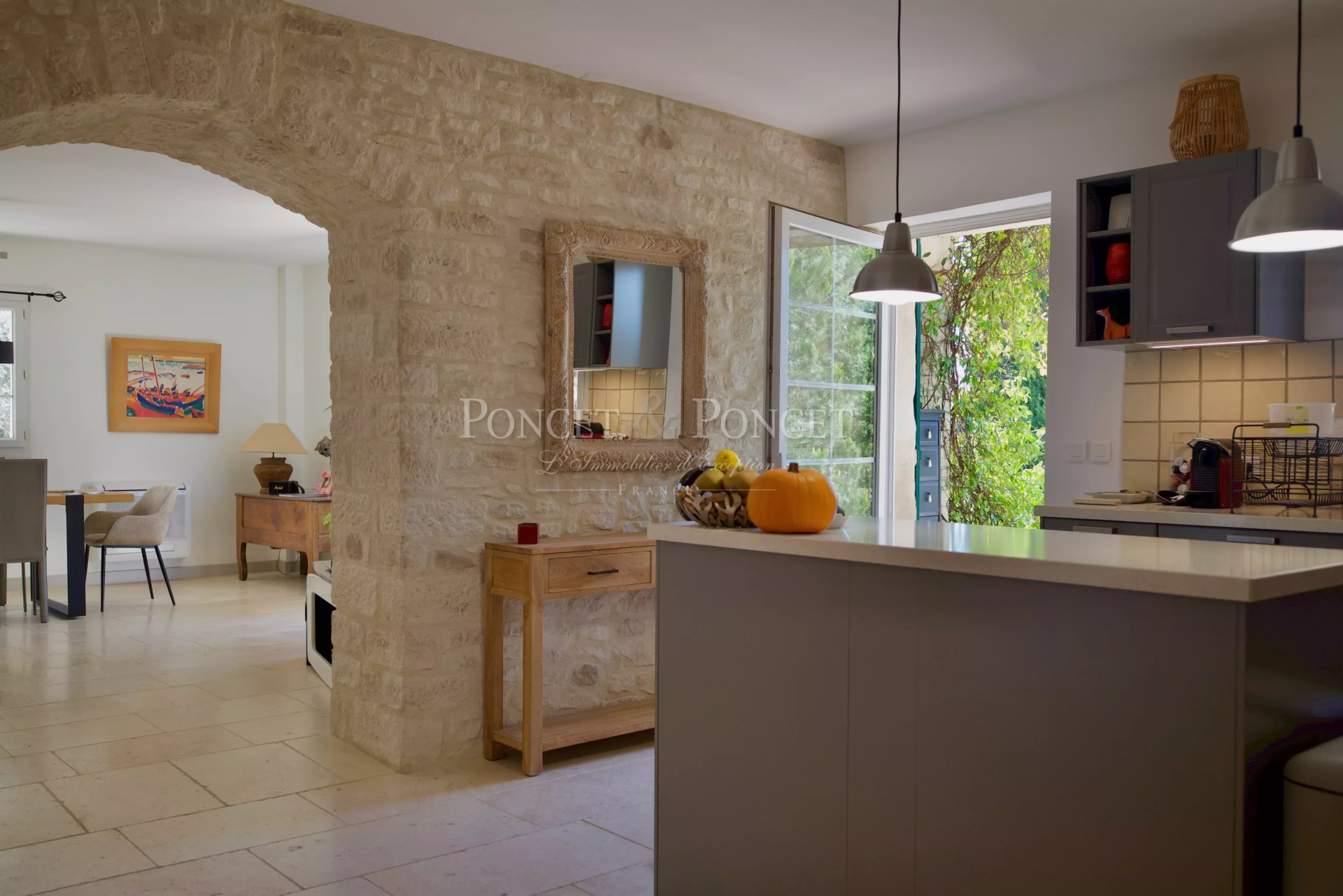 10 Bedroom Villa/Townhouse's Image 17