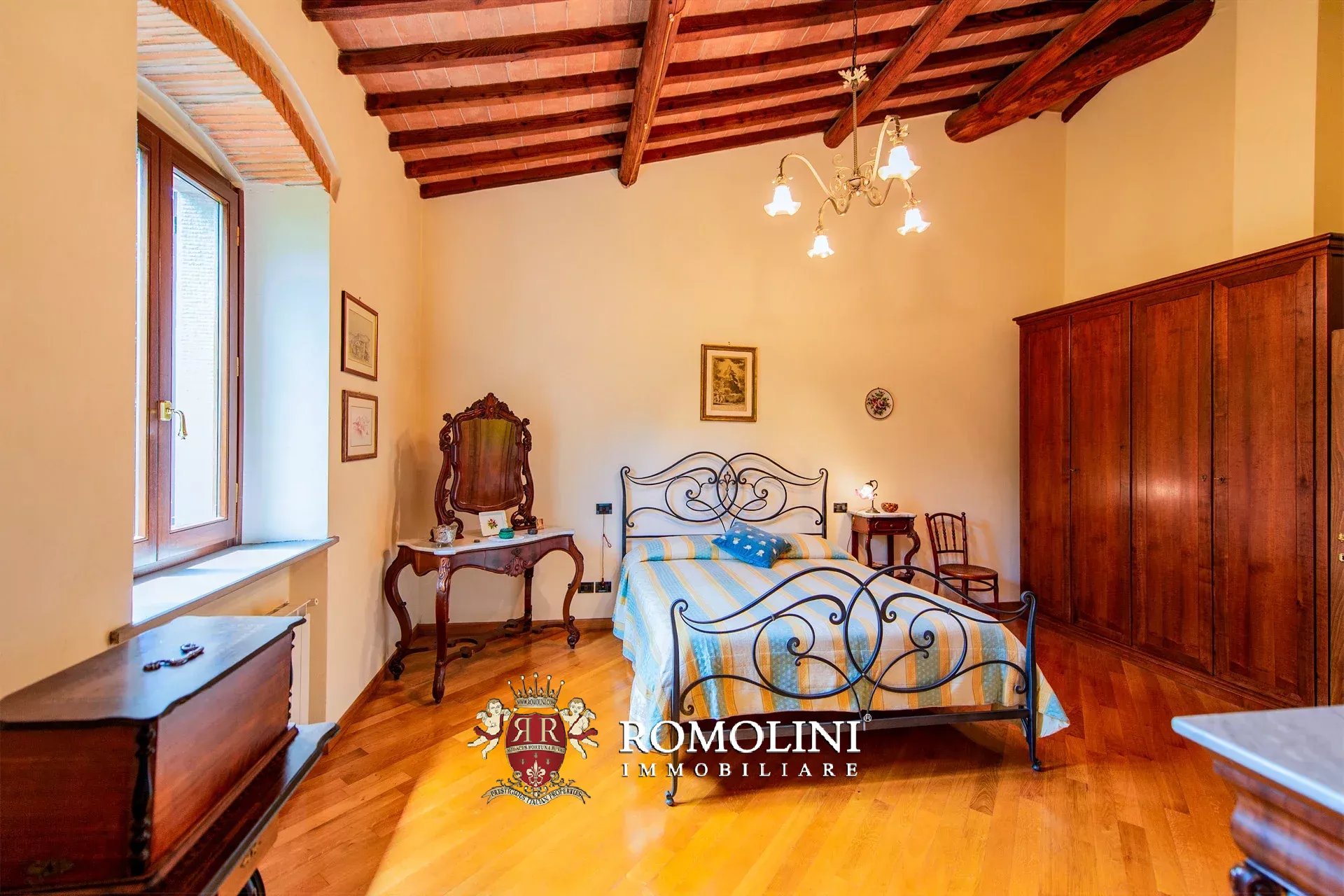 6 Bedroom Villa/Townhouse's Image 39