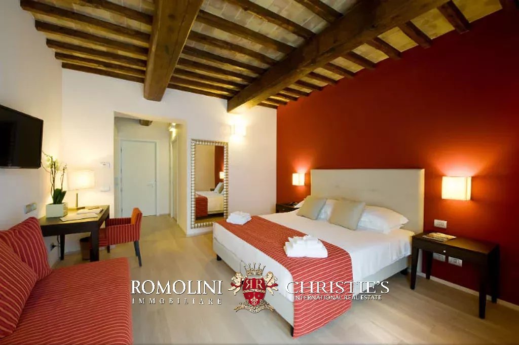 52 Bedroom Villa/Townhouse's Image 71