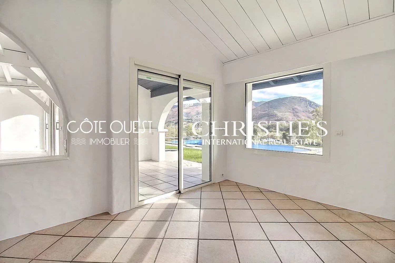 4 Bedroom Villa/Townhouse's Image 5