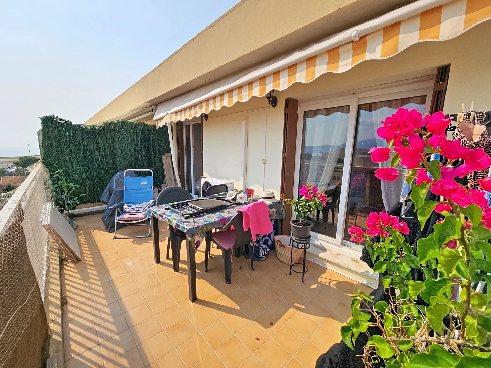 Nice Carras – Ferber – Dernier étage avec terrasse – À deux pas de la mer