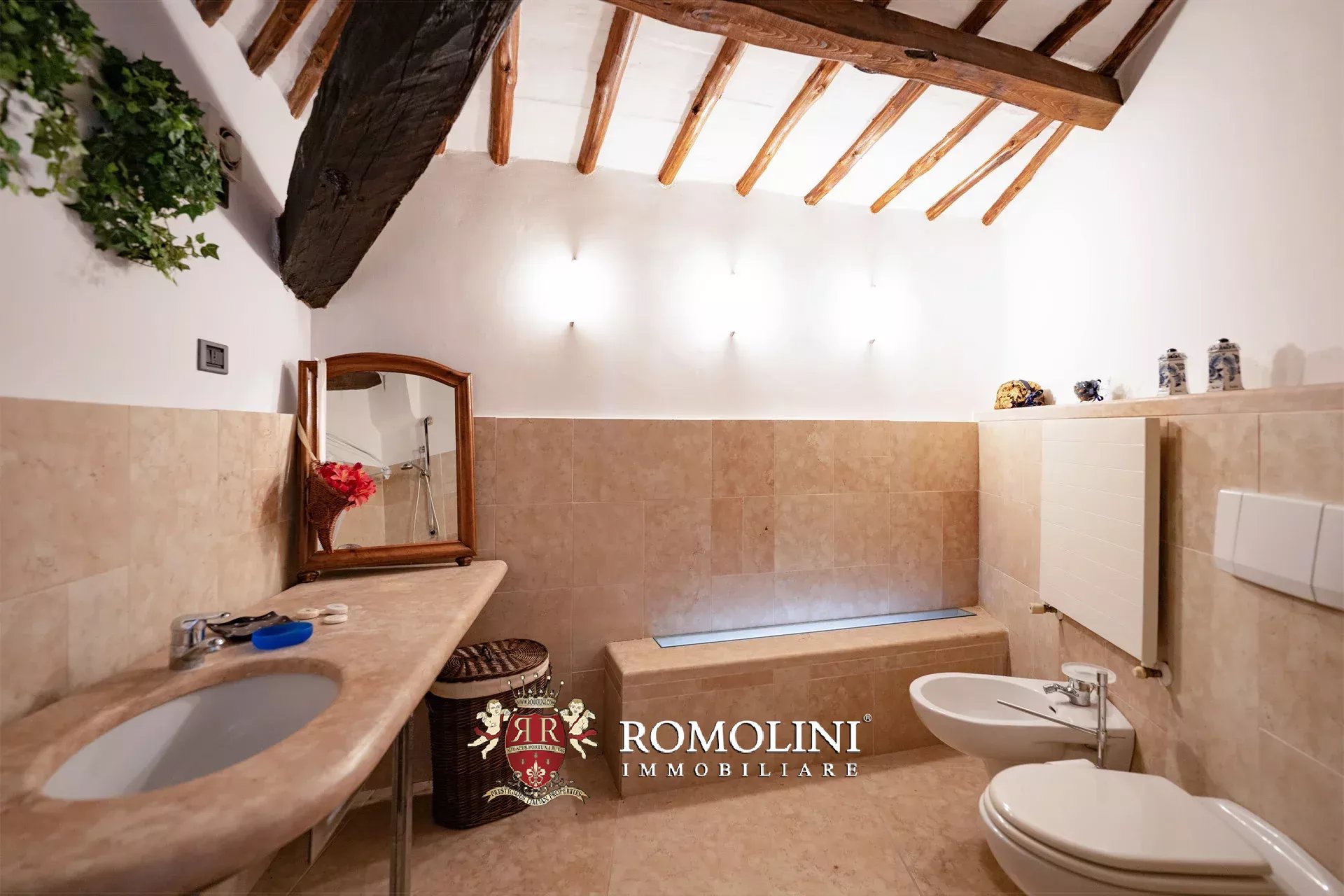5 Bedroom Villa/Townhouse's Image 16