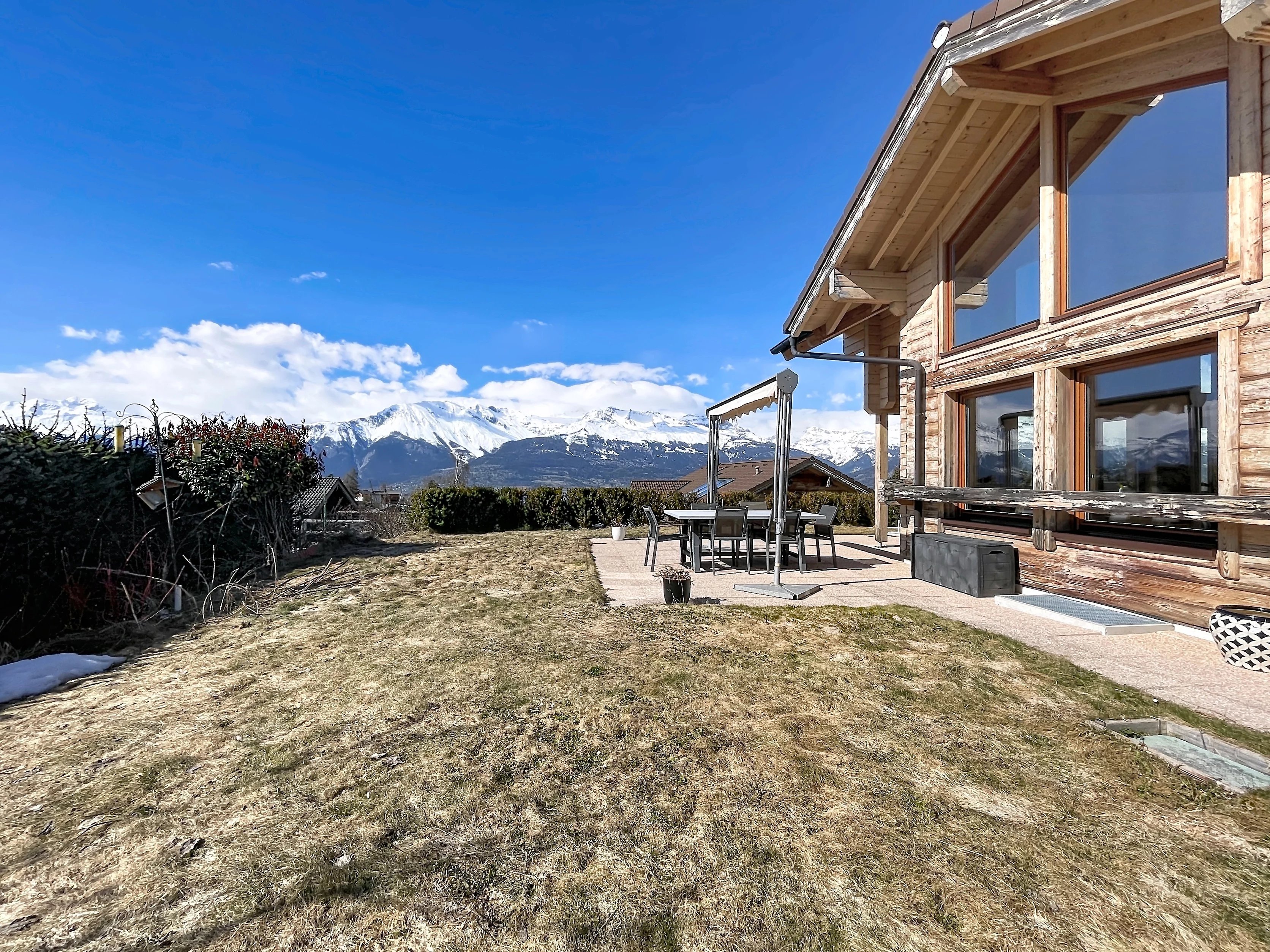 Chalet contemporain avec vue imprenable sur les Alpes