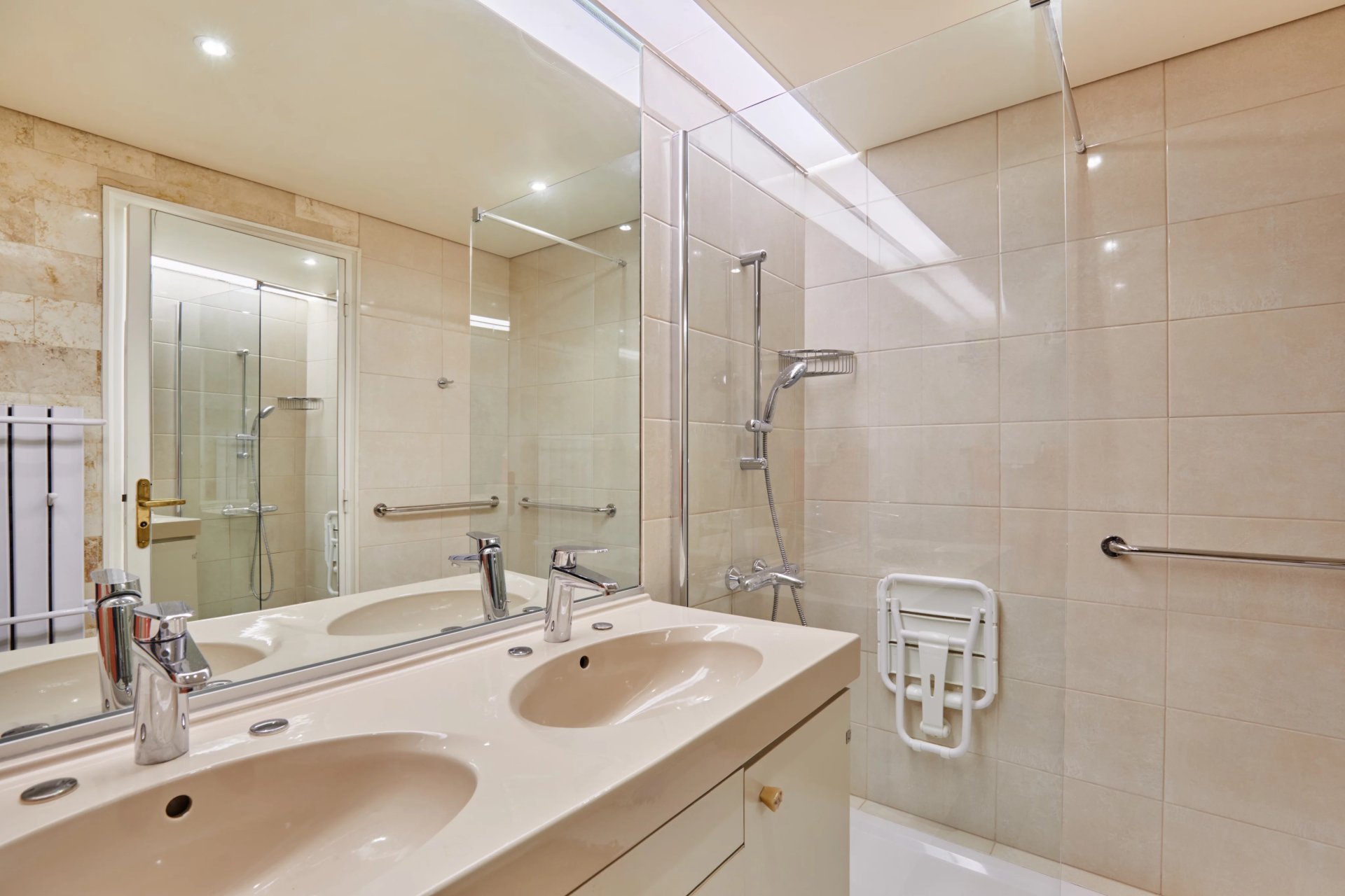 2 Bedroom Apartment/Flat's Image 9
