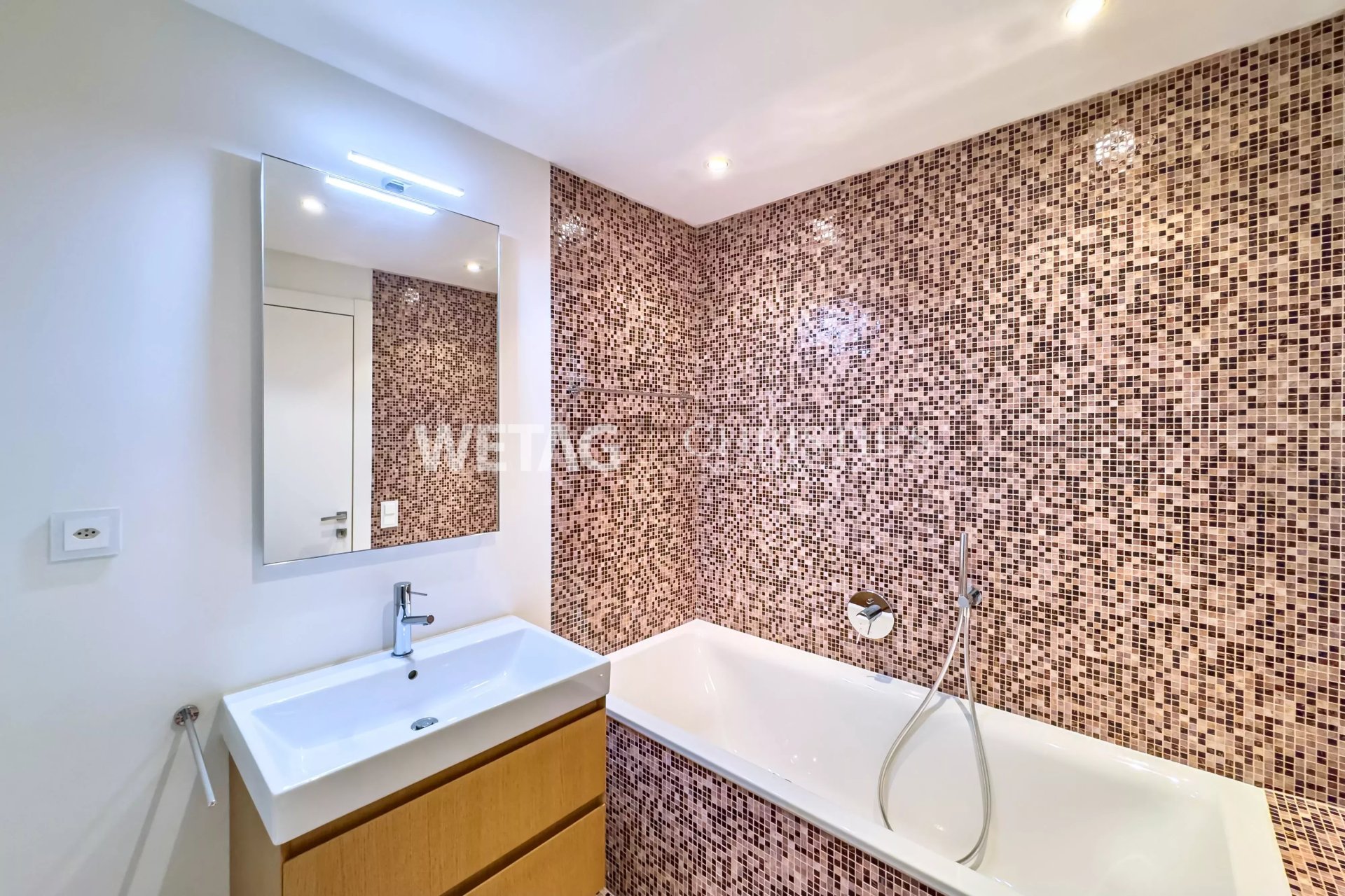 2 Bedroom Apartment/Flat's Image 5