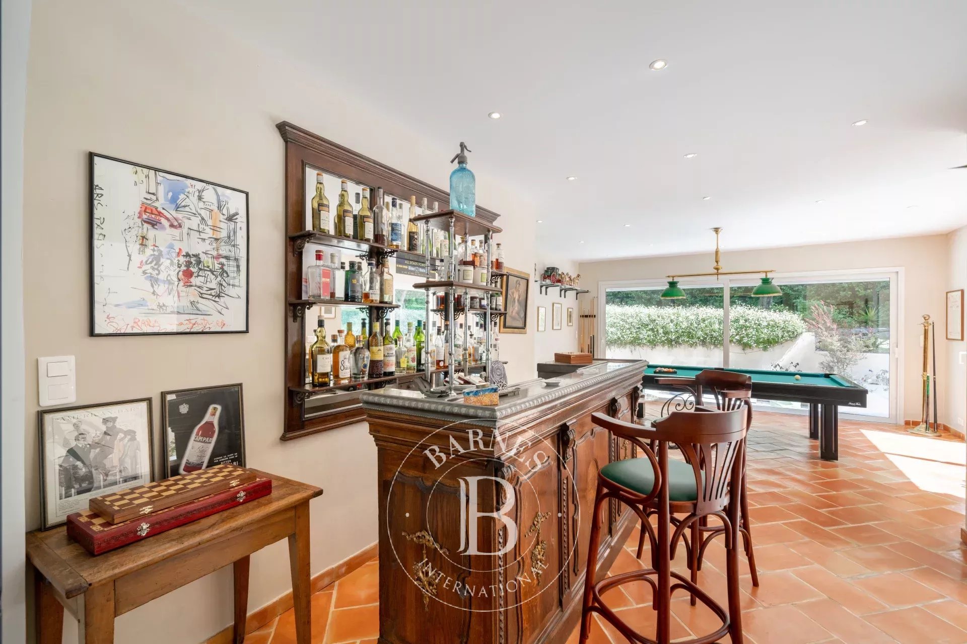 Mougins, elegant bastide, with village view - picture 17