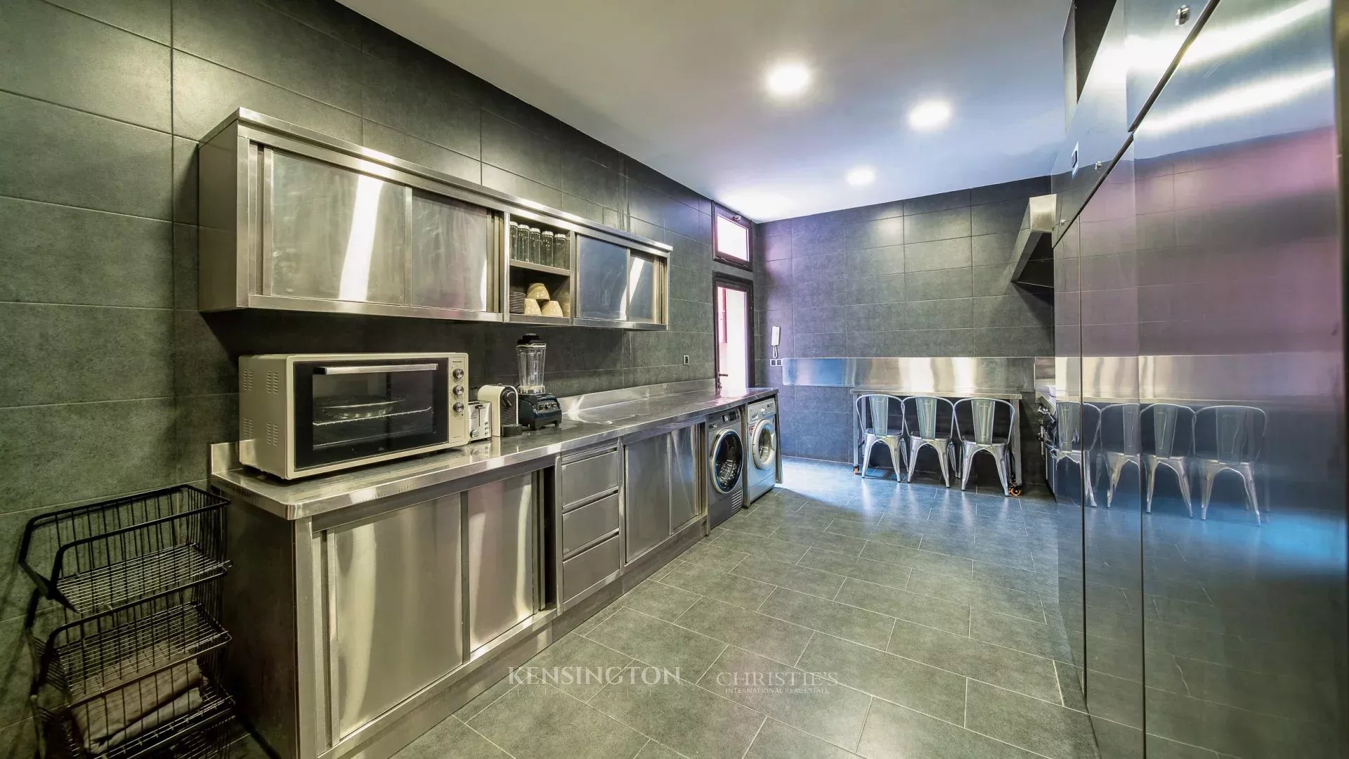5 Bedroom Villa/Townhouse's Image 38