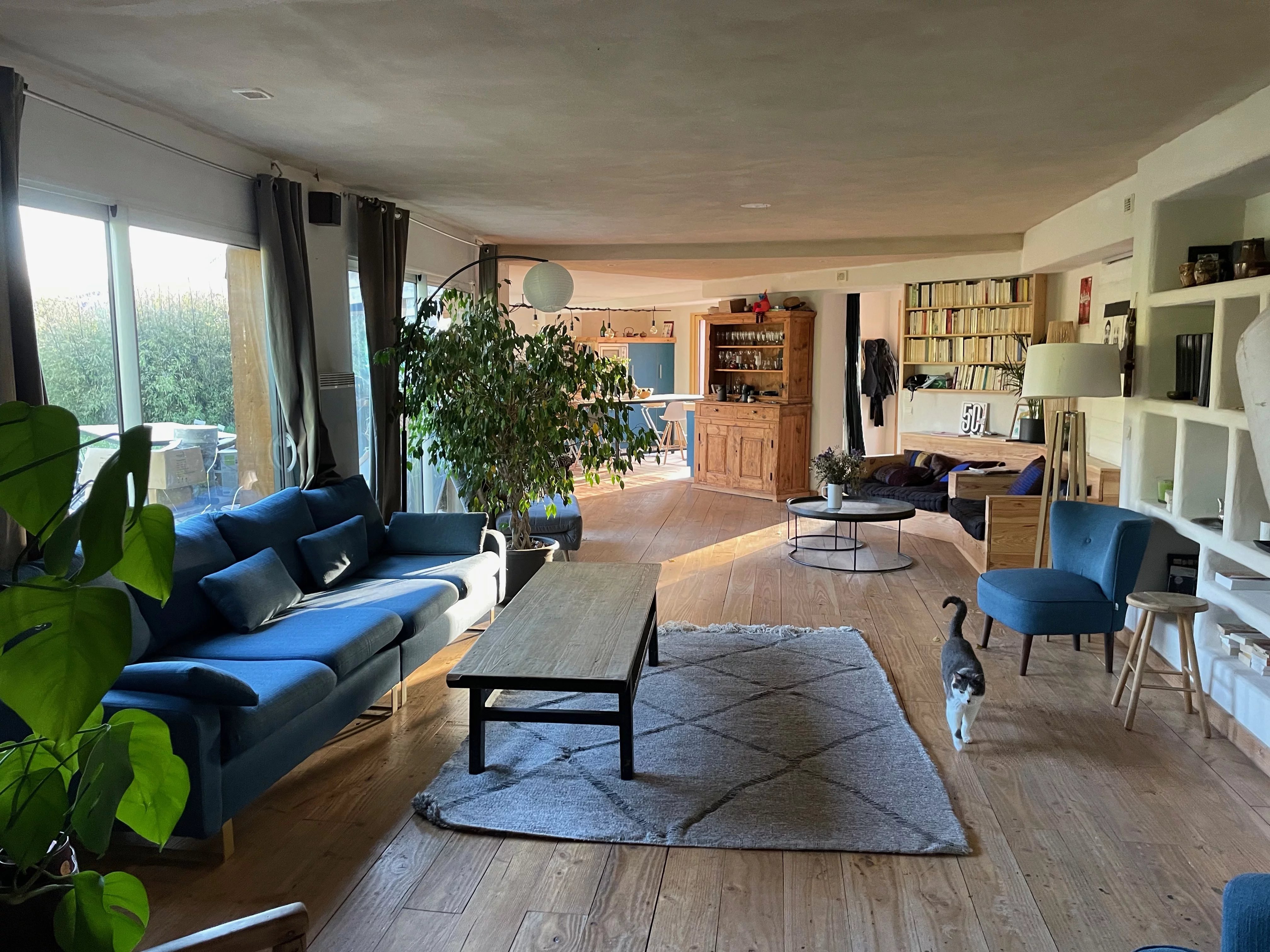 Propriété équestre – Habitation contemporaine, écuries et revenus locatifs