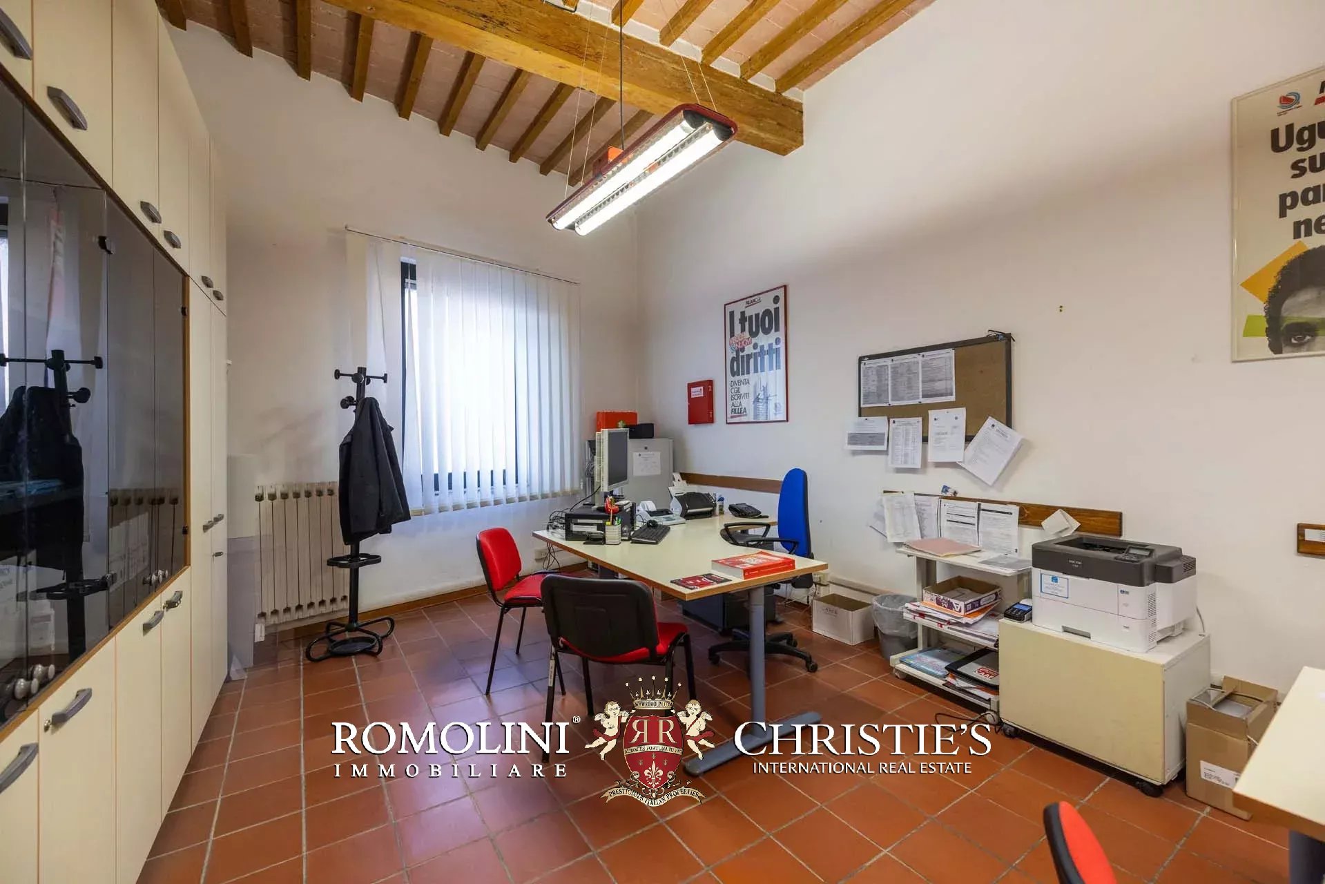 8 Bedroom Villa/Townhouse's Image 38