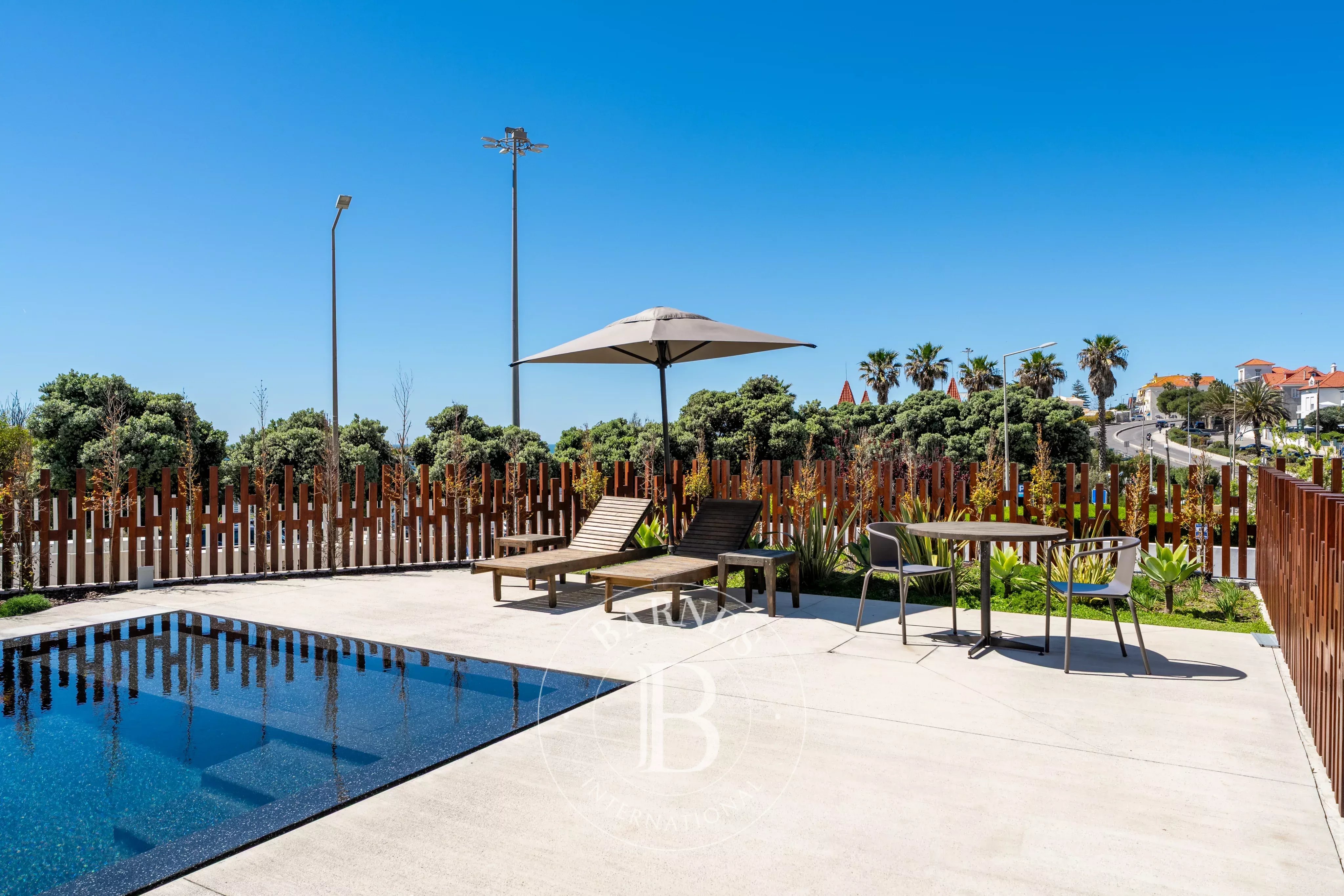 Jardin et vue sur la mer
