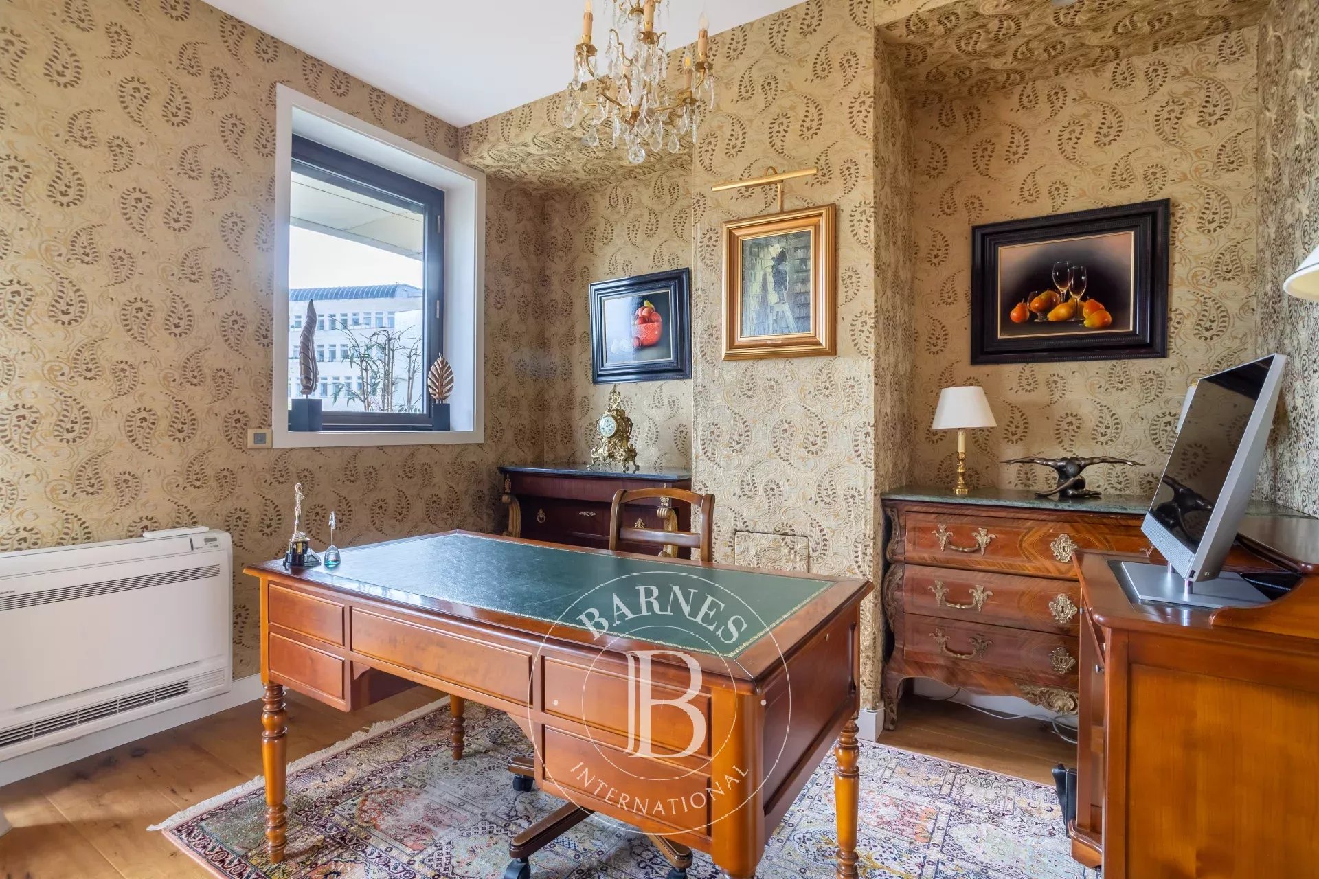 Paris 16 - Avenue Foch - 2 bedrooms - Terrace and unobstructed view - picture 5