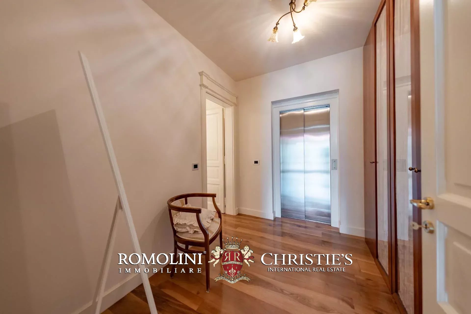 10 Bedroom Villa/Townhouse's Image 38
